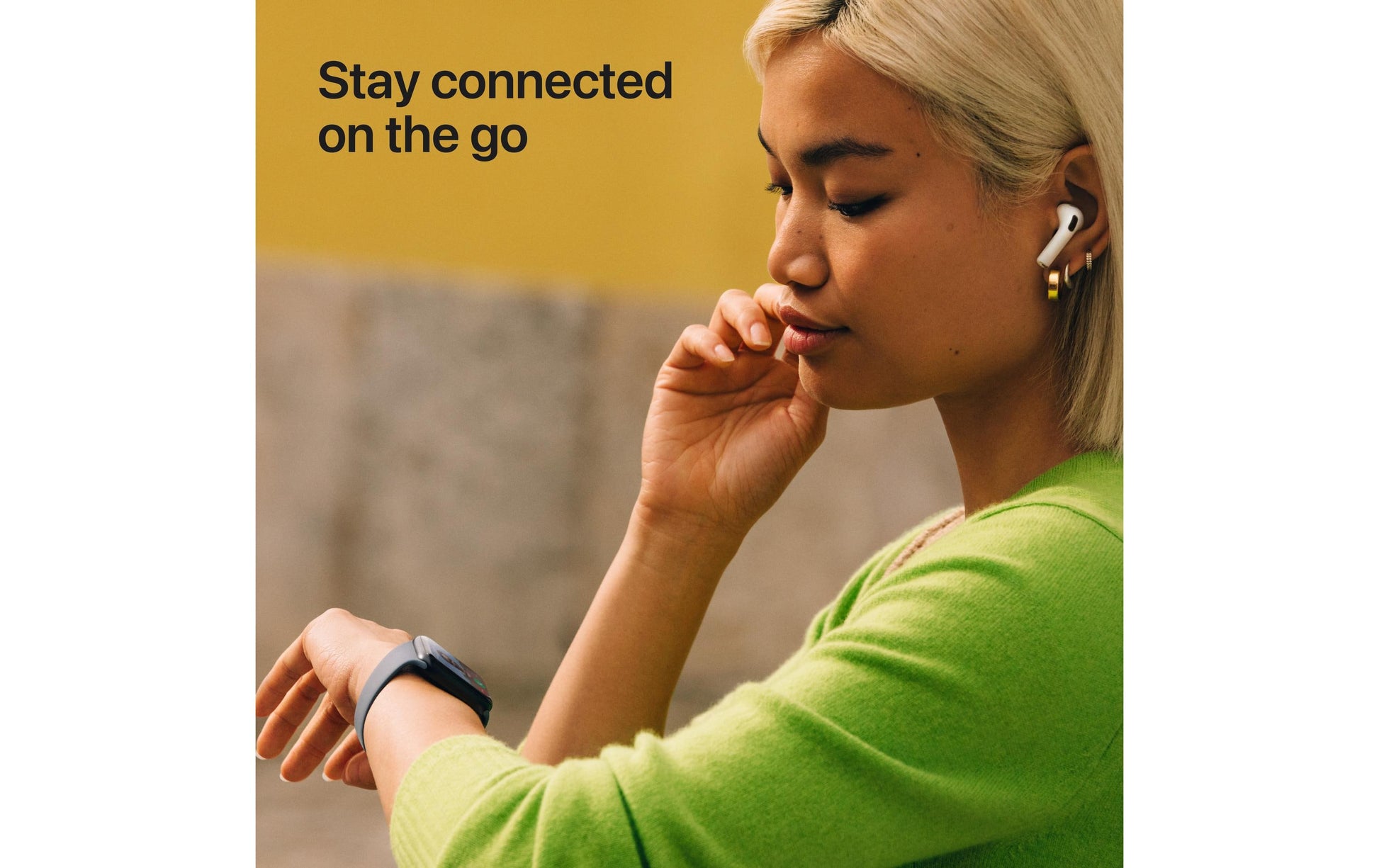 Apple Watch SE (2025) – Smartwatch – 44 mm, GPS, OLED, Ion-X Glas, 50 m, Starlight, M/L Sportarmband