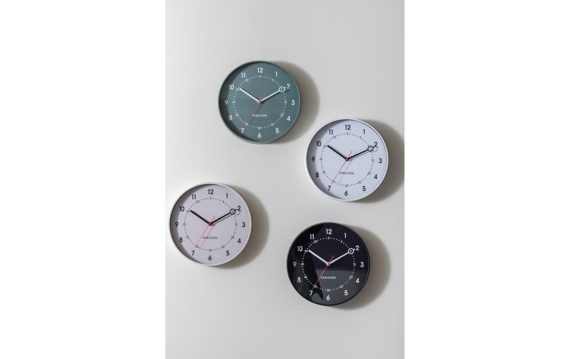 Karlsson Wanduhr Fresco – Ø 31,5 cm, grün, Kunststoff