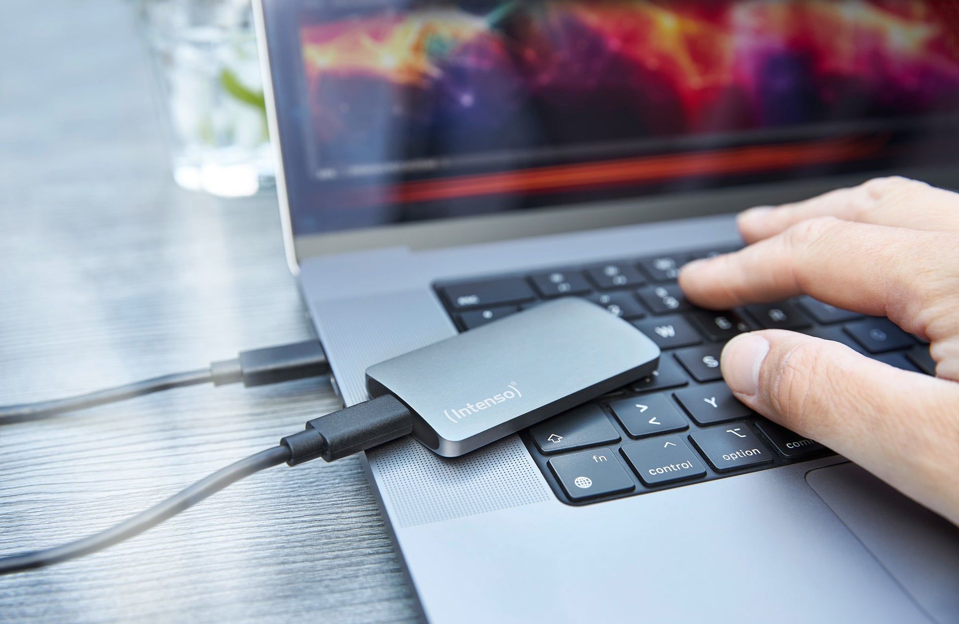 Intenso TX800 – 2 TB externe SSD, USB 3.2 Gen 2x2 (20 Gbit/s), USB-C, 72×40×9 mm, Anthrazit