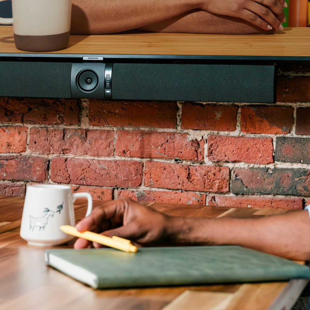 Owl Labs Meeting Owl 4+ & Owl Bar – Konferenzraum-System – 4K, 360°, für Windows/Mac/ChromeOS, USB-C, LAN (RJ4)