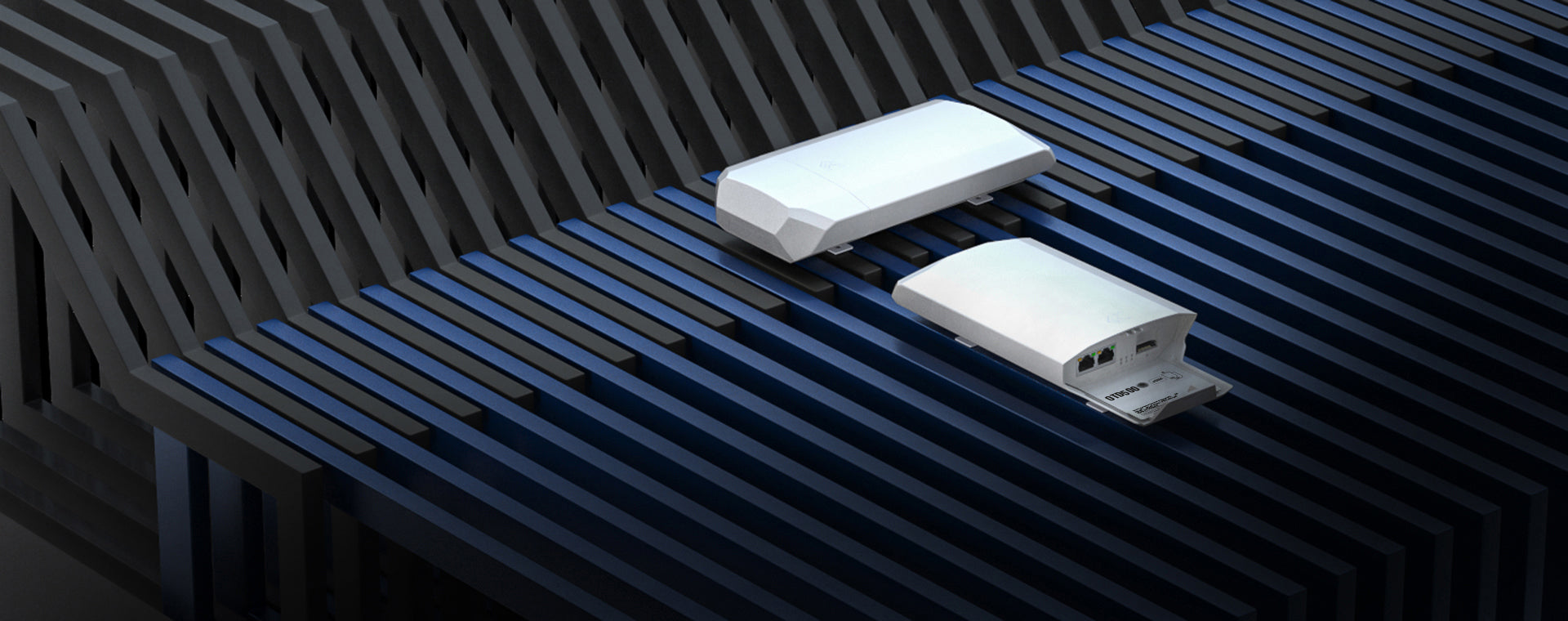 Teltonika Networks OTD500 – 5G Router, 2× GbE, 2× PoE, eSIM, IP55, Weiss
