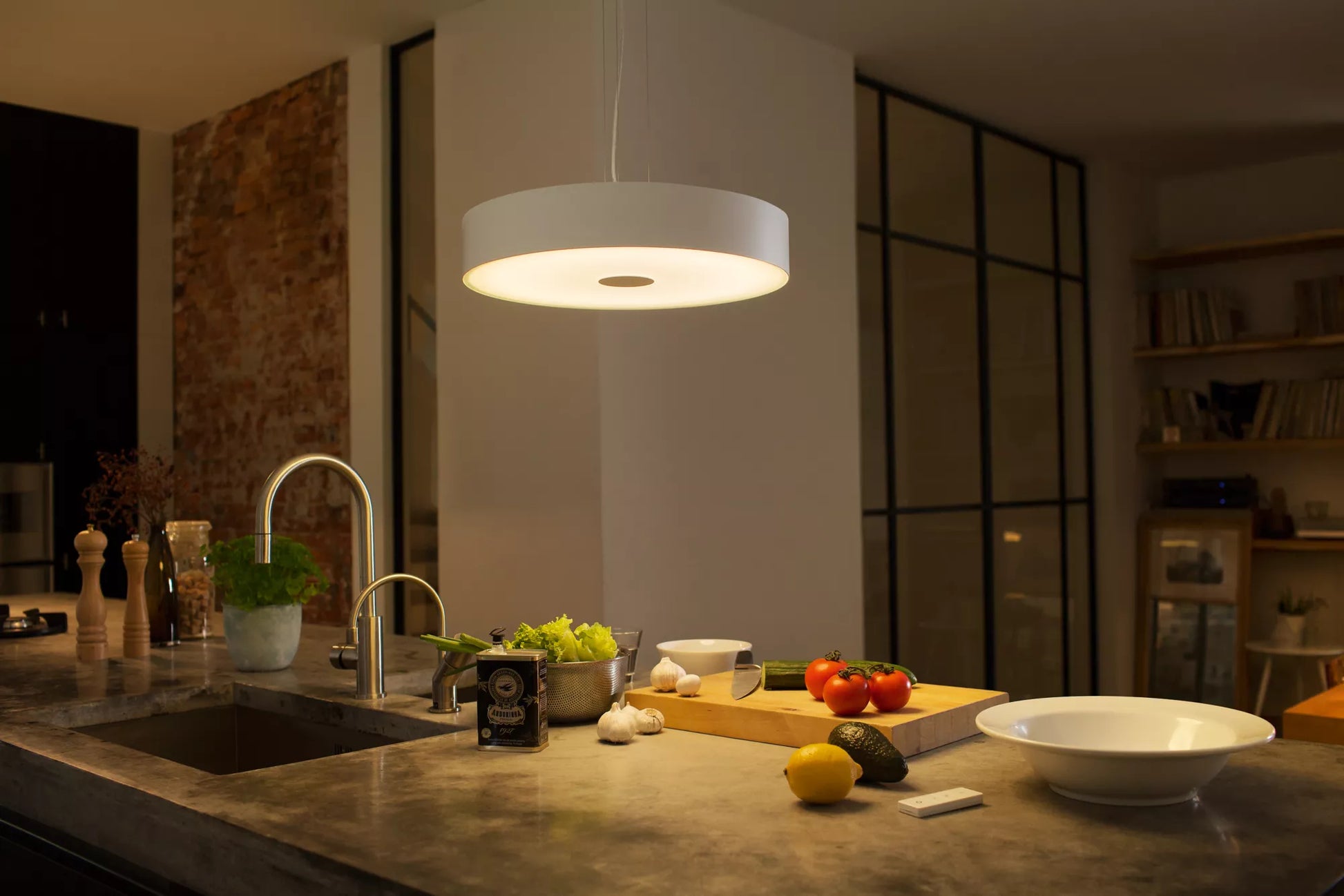 Philips by Signify Philips Hue Pendelleuchte Fair – 2750 lm, 25 W, 2200–6500 K, dimmbar, Bluetooth, für Hue Bridge, weiss