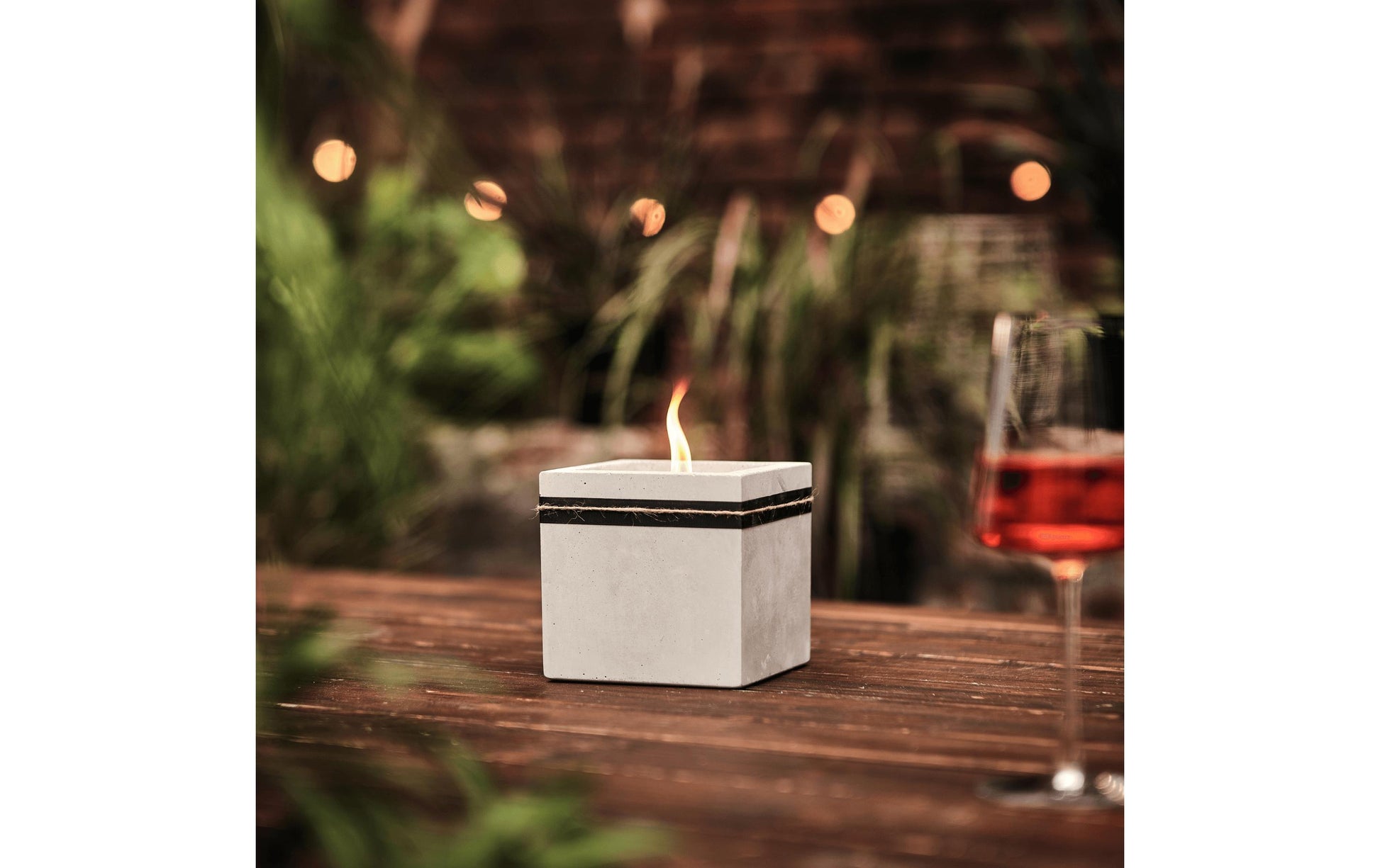 Beske Duftkerze – Ø 18,4 × 13 cm – Beton, Grau