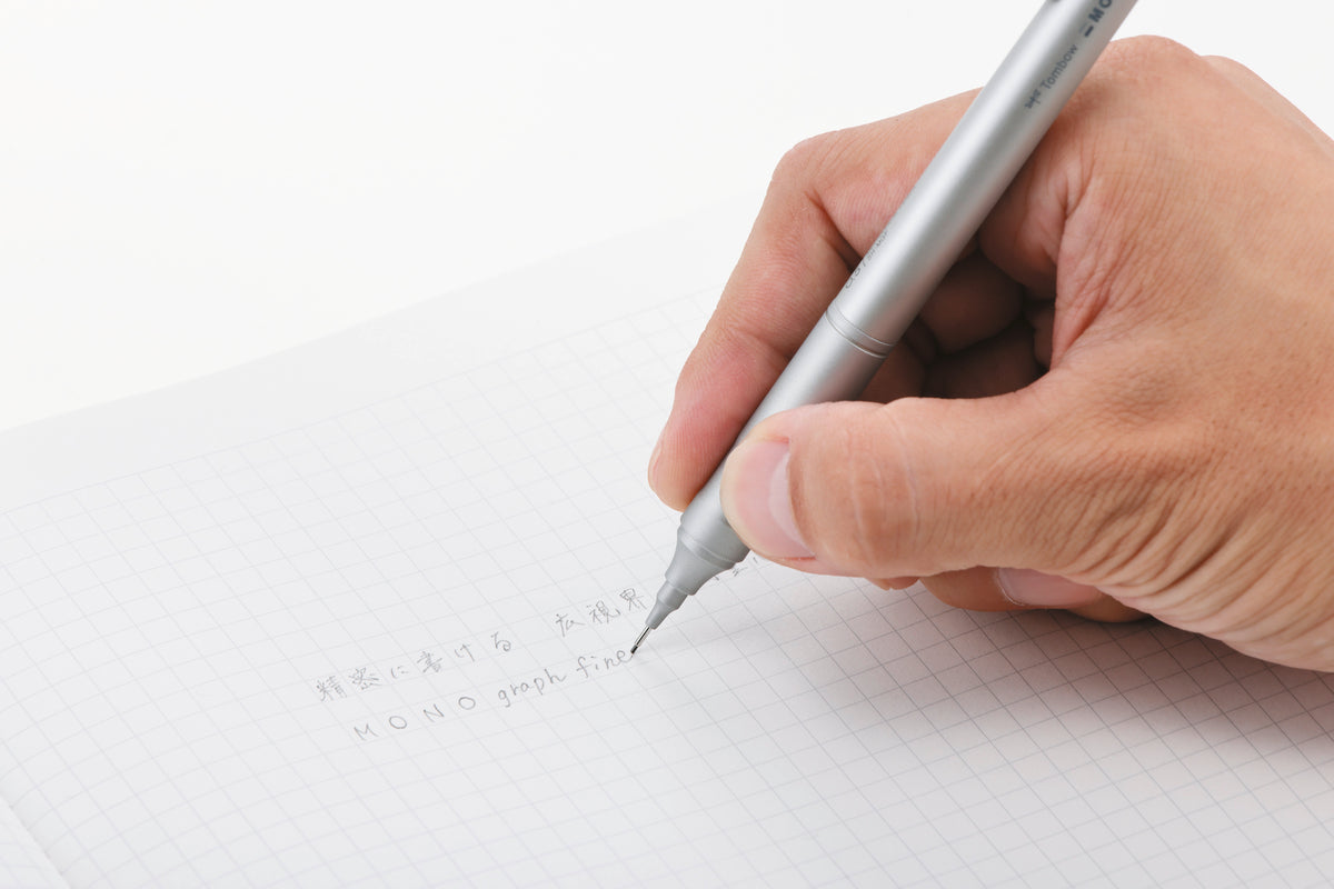 Tombow MONO graph feiner Druckbleistift – 0,5 mm – Metall – silber – mit Radierer