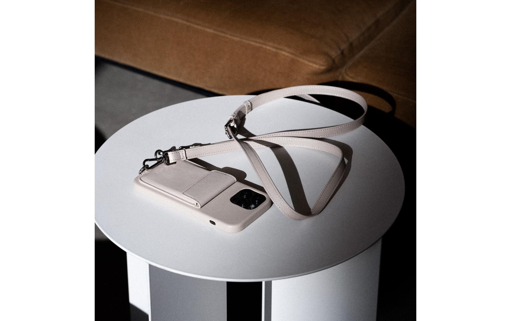 Urbany's Necklace-Hülle – für Apple iPhone 17 Pro Max – Beach Beauty – mit Kartenfach, mit Kordel