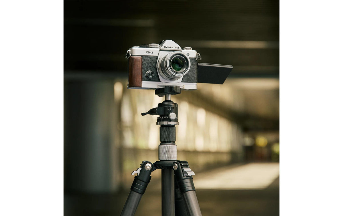 SmallRig 5563 Montageplatte – 59 × 49 × 140,3 mm – für OM SYSTEM OM-3 – Holz
