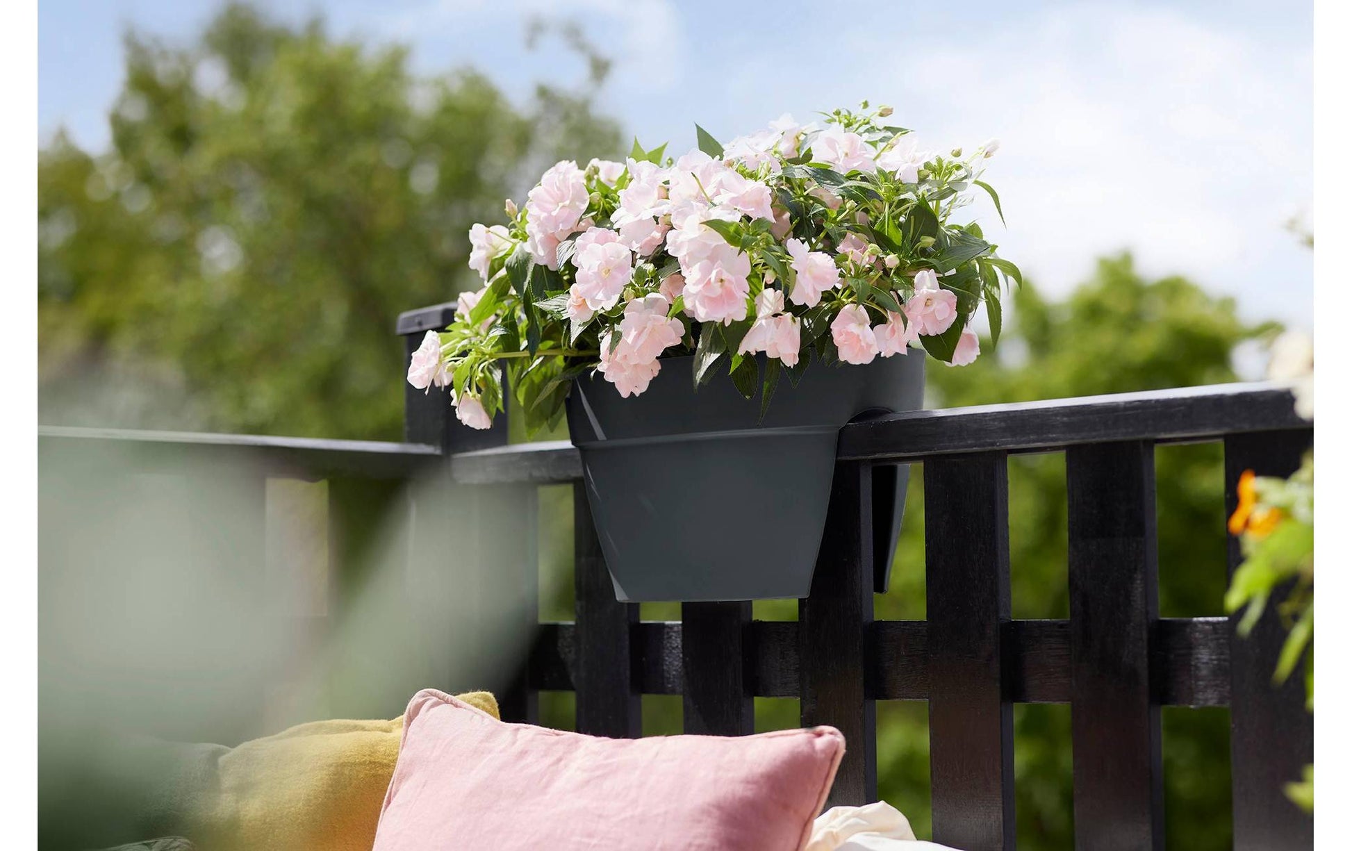 elho Campana Flower Bridge 40 Pflanzkübel – 10 l – 40 × 22 × 26 cm – Recycling-Kunststoff, Schwarz