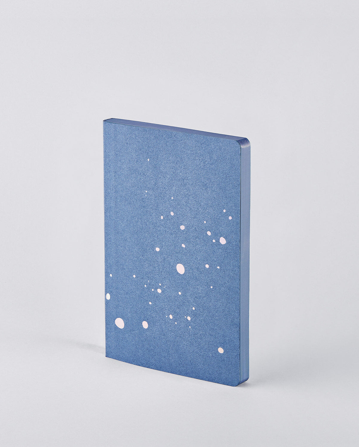 nuuna Notizbuch – 135 × 200 mm – 176 Seiten – 120 g/m² – Softcover, nummerierte Seiten, Fadenheftung, blau