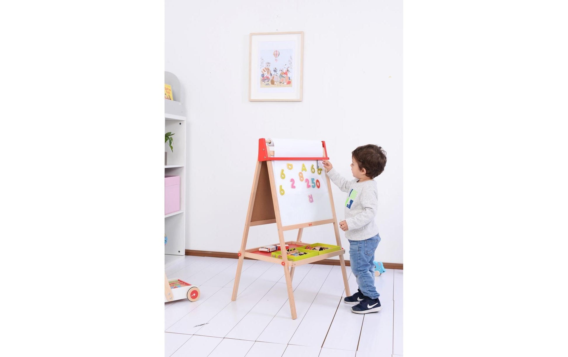 Spielba holzspielwaren Spielba Kinder-Kreidetafel – 410 × 920 mm hoch – Kautschuk – magnetisch, für Kreide – inkl. Papier & Kreiden