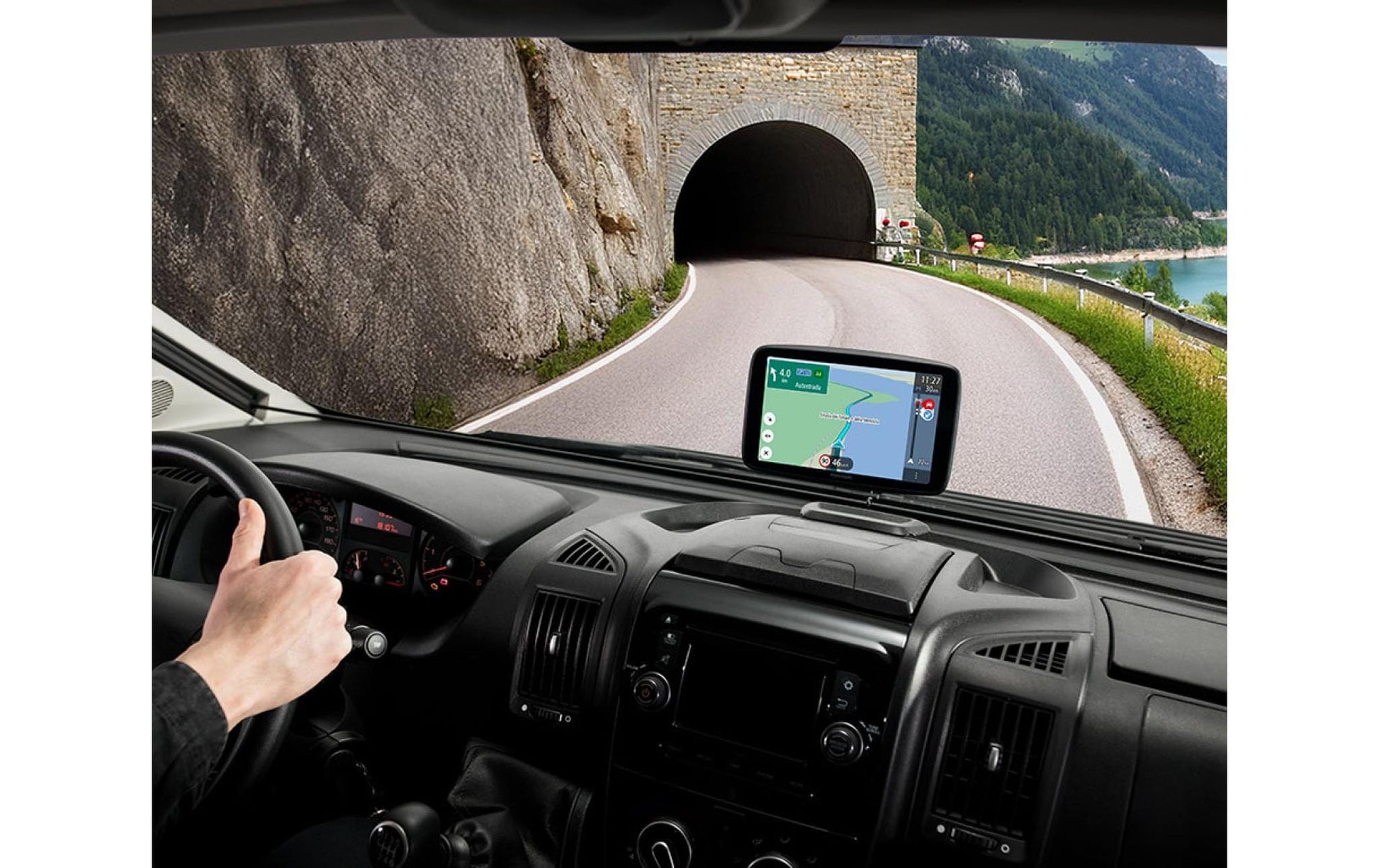 TomTom GO Camper Tour 2. Gen. – Navigationsgerät, 6" Display, 1280×720, 32 GB, WLAN, Bluetooth, Schwarz