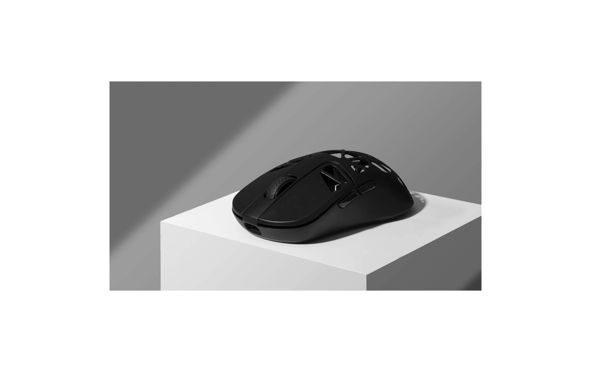 Keychron M3 Mini Metal Edition – Gaming-Maus – Kabellos (Bluetooth/2,4 GHz), 26000 DPI, Rechts, Grau, Schwarz