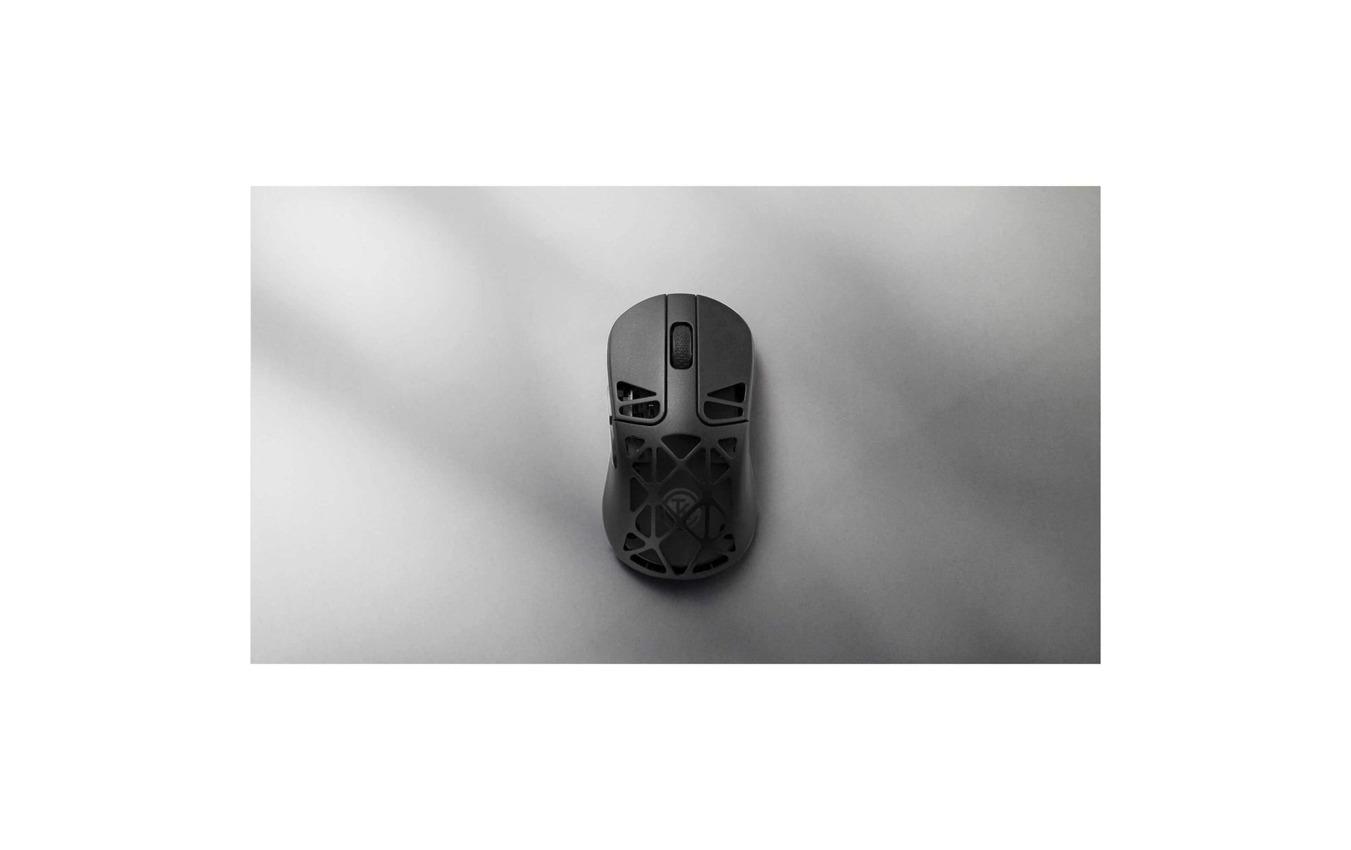 Keychron M3 Mini Metal Edition – Gaming-Maus – Kabellos (Bluetooth/2,4 GHz), 26000 DPI, Rechts, Grau, Schwarz