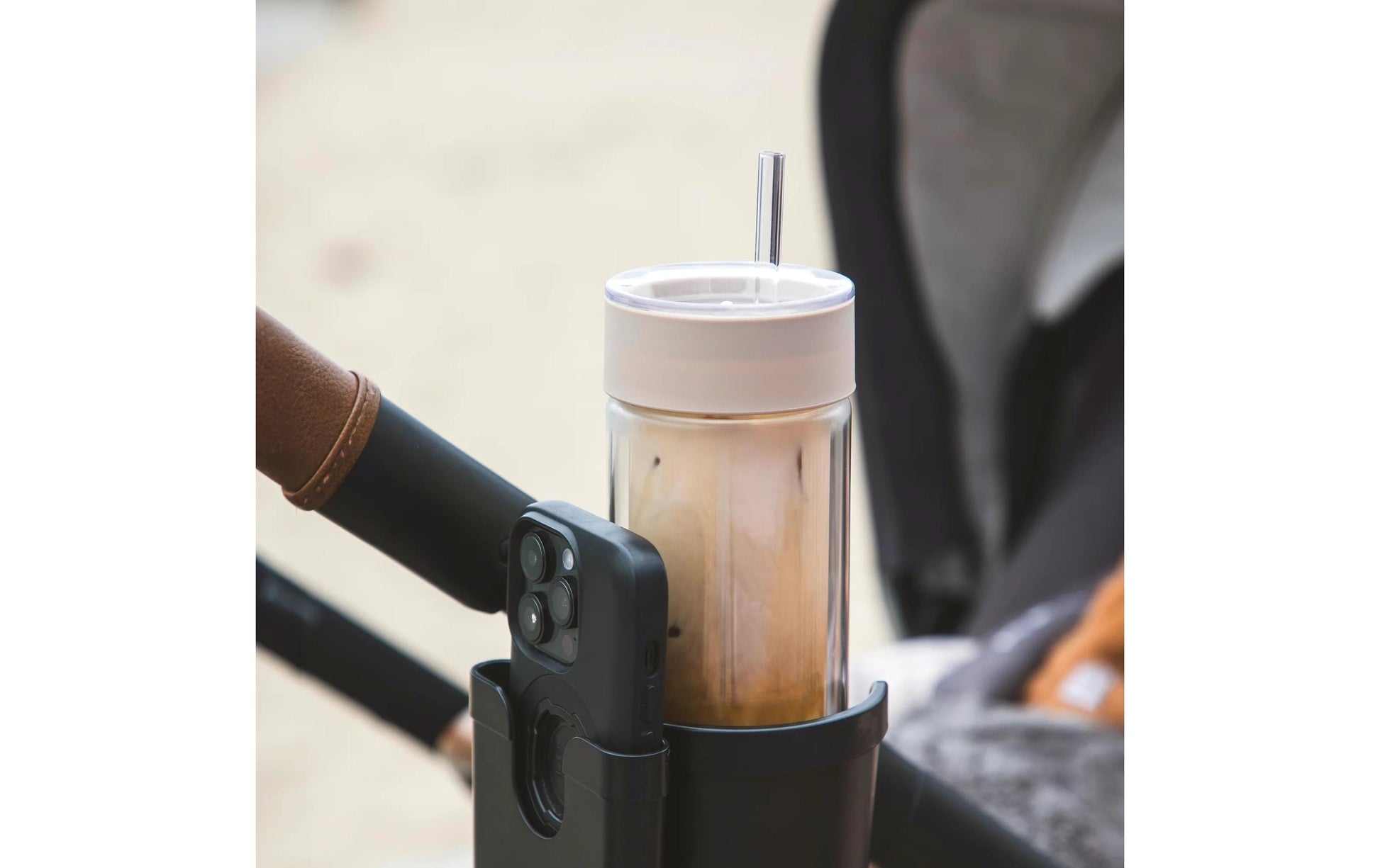 Ember Kaffeebecher – 473 ml, Ø 7,4 cm, H 21,2 cm, Glas, Beige/Transparent, mit Trinkhalm