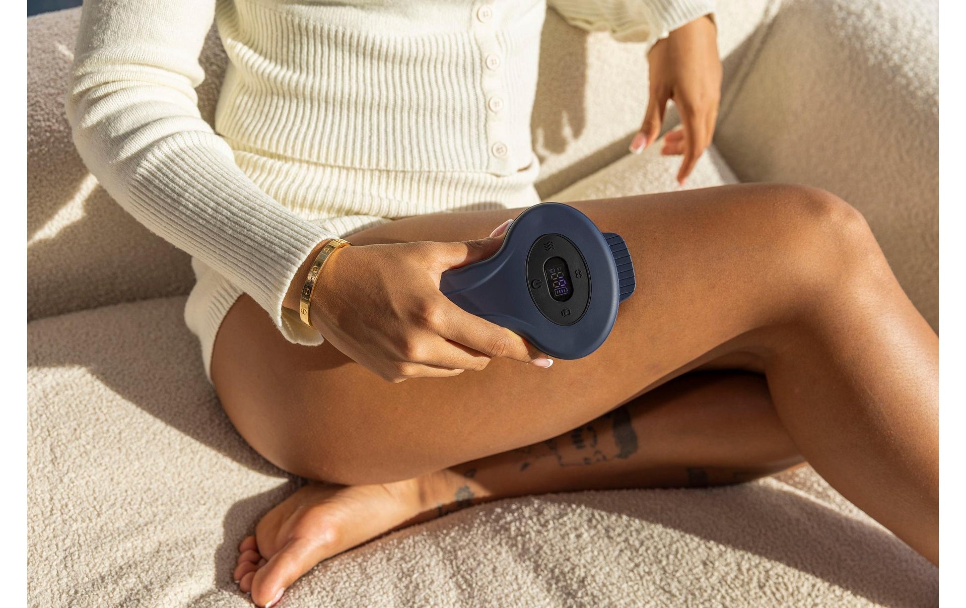 Medivon Massagegerät Celestine – Cellulite-Massage, Akku, USB – Gold, Marineblau