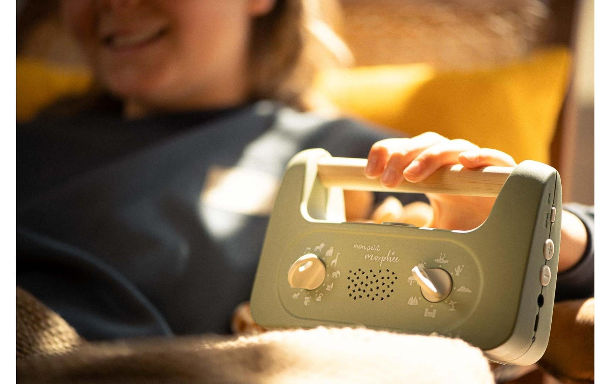 Morphée Little Morphée – Audioplayer, Einschlafhilfe, Batteriebetrieb, USB – Buchenholz/Grün