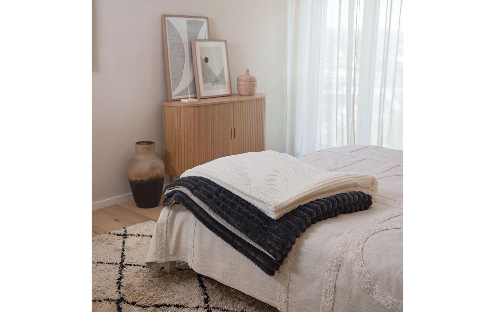 Beurer HD 82 Helsinki Wohndecke – Flauschfaser, Weiss – 130 × 180 cm