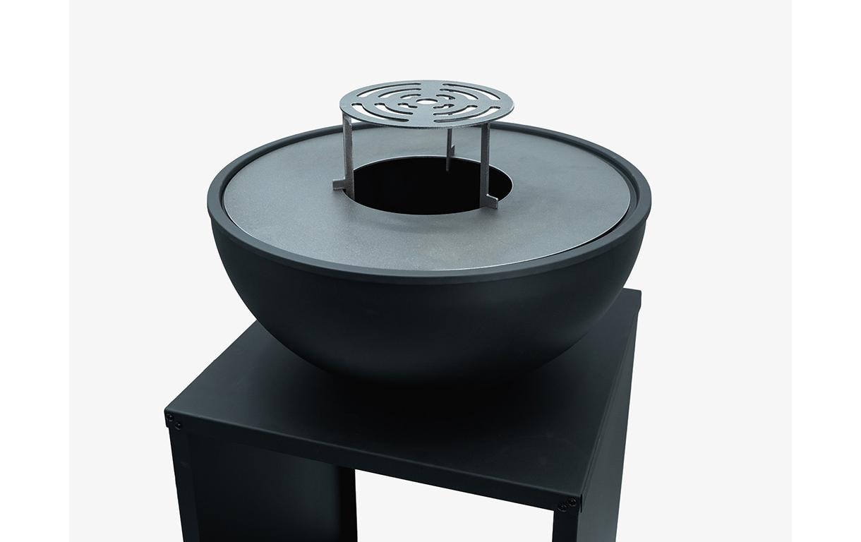Innovesta Gartenkamin – Ø 57 × 90 cm – Stahl (pulverbeschichtet), schwarz