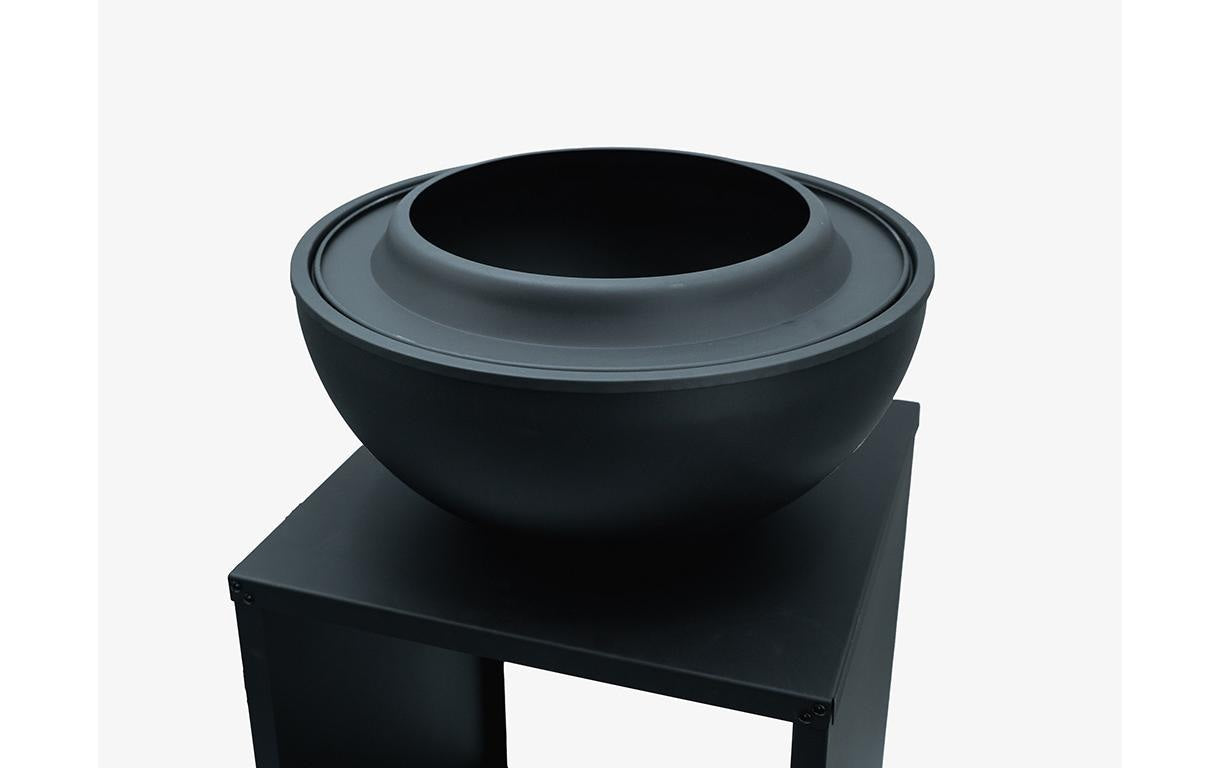 Innovesta Gartenkamin – Ø 57 × 90 cm – Stahl (pulverbeschichtet), schwarz