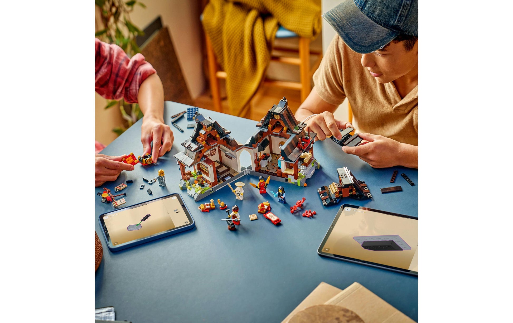 LEGO NINJAGO 15. Jubiläum Vier-Waffen-Schmiede Bauset – 28,2 × 8,8 × 45,6 cm – 1259-teilig – ab 14 Jahren