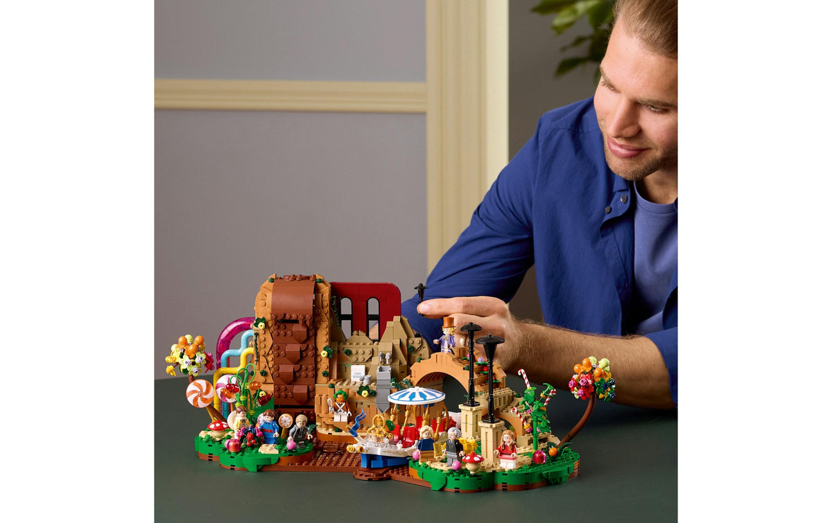 LEGO Ideas 21360 Willy Wonka Bauset – 2'025-teilig – 37,8 × 11,2 × 48 cm – ab 18 Jahren