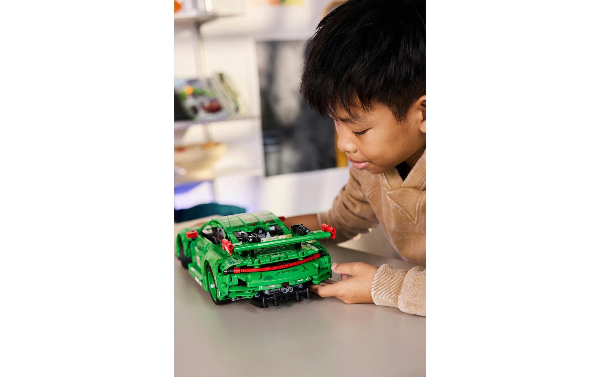 LEGO Technic Porsche 911 GT3 R REXY AO Rennwagen – 1313-teilig – 28,2 × 11,8 × 45,6 cm – ab 11 J.