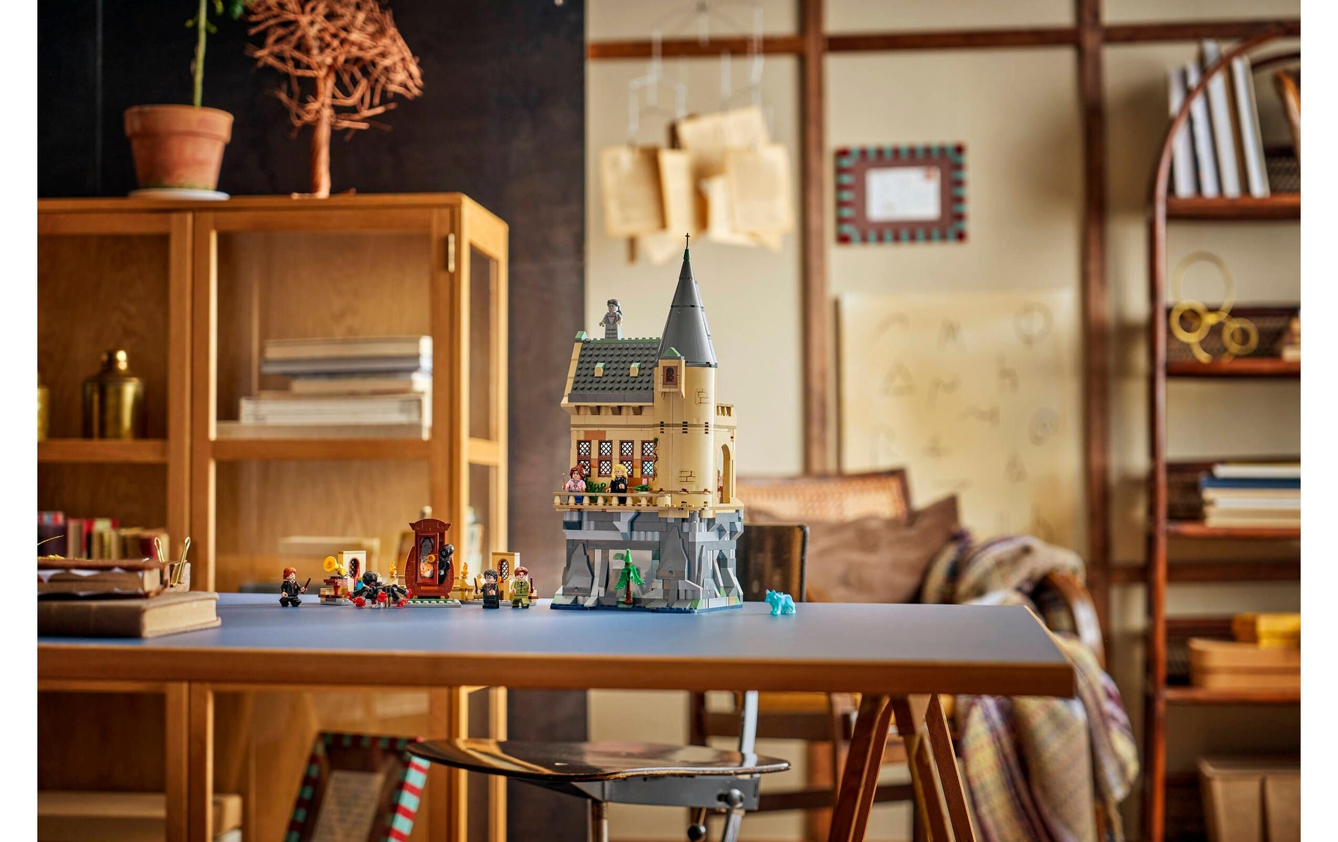LEGO Harry Potter Schloss Hogwarts Krankenflügel Bauset – 907-teilig – 38,2×9,4×26,2 cm – ab 9 J.