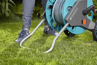 Gardena AquaRoll M Schlauchwagen – 60 m, mit 2 Rädern, schwarz/türkis, Kunststoff