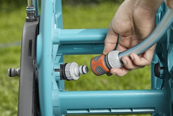 Gardena AquaRoll M Easy Schlauchwagen 60m – mit 2 Rollen, manuell, schwarz/türkis, für Schläuche Ø 13/15/19 mm