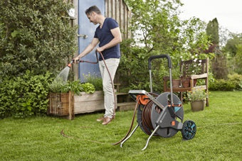 Gardena AquaRoll L Easy Schlauchwagen 100 m – manuell, mit 2 Rädern, schwarz/türkis, für 13/15/19 mm Schläuche