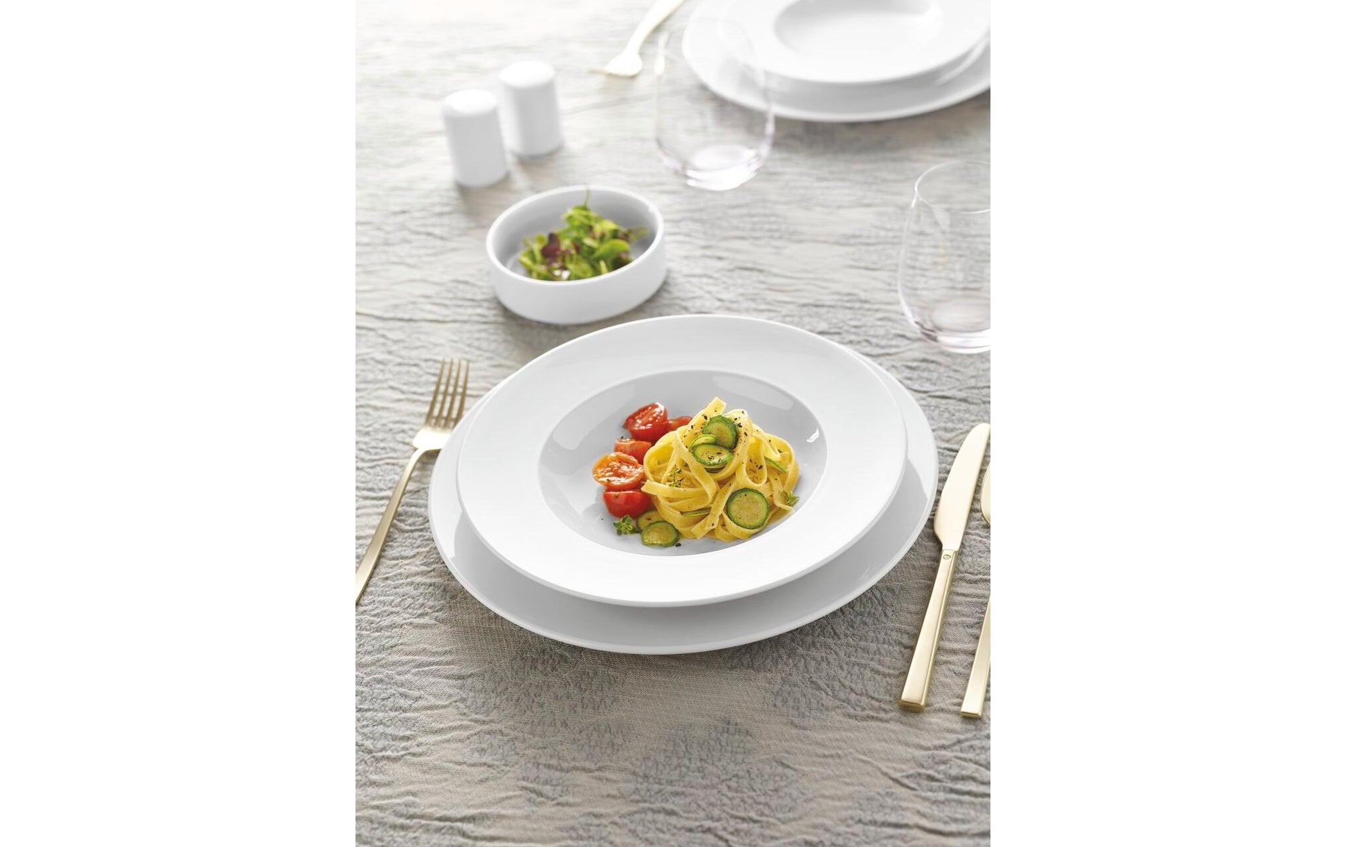 Arthur Krupp Speise-Service Omnia – 18-teiliges Set, Porzellan, Weiss, spülmaschinenfest