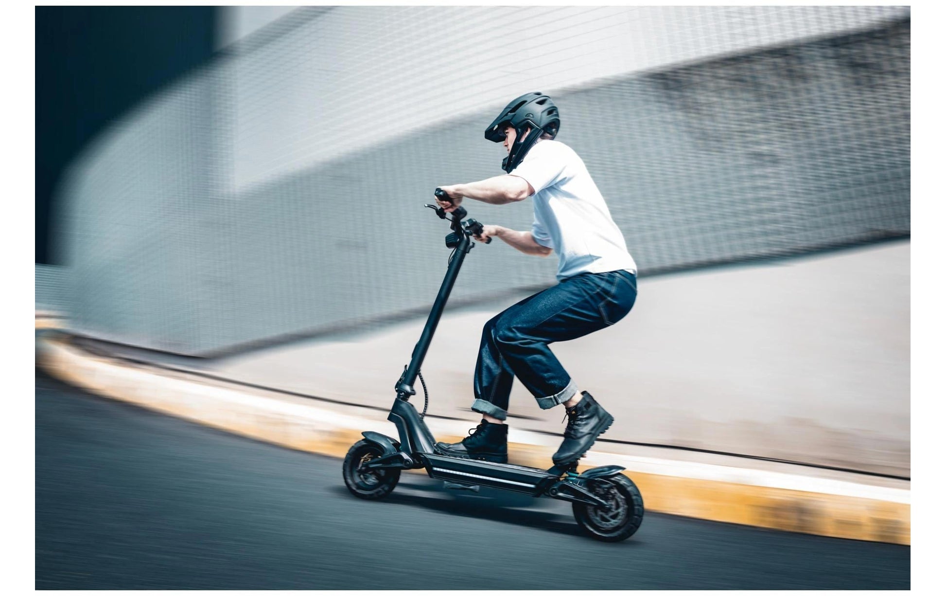 Acer Predator Thunder – E-Scooter – 500 W, 20 km/h, Reichweite bis 65 km, 624 Wh, schwarz