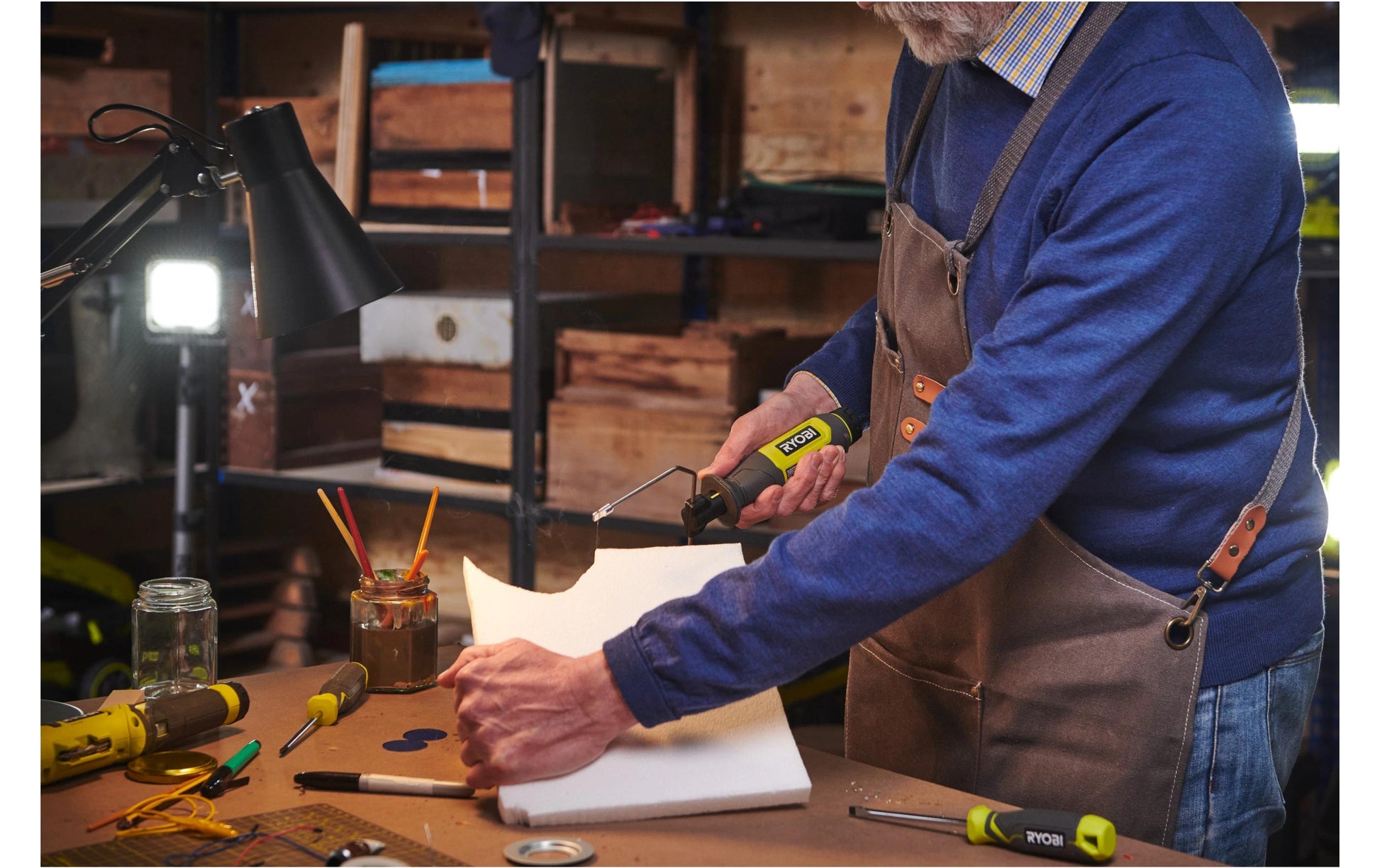 Ryobi RHC4-120G Akku-Heissdrahtschneider – 4 V – 1×2,0 Ah & Ladegerät, Aufsätze – Ryobi 4 V USB