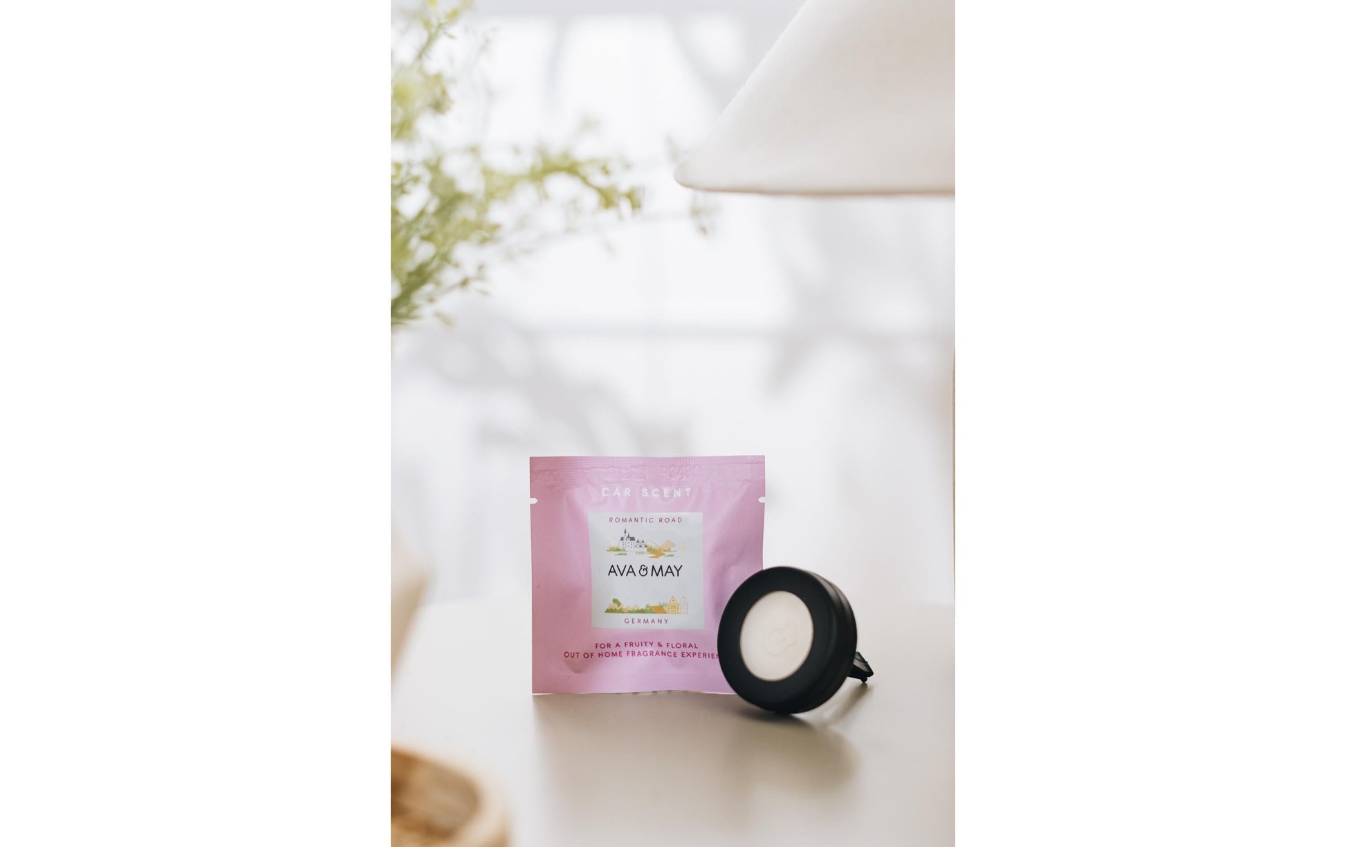 Ava & May Lufterfrischer Romantic Road (Birne, Erdbeere, Rose) – Ø 85 mm × 10 mm – rosa