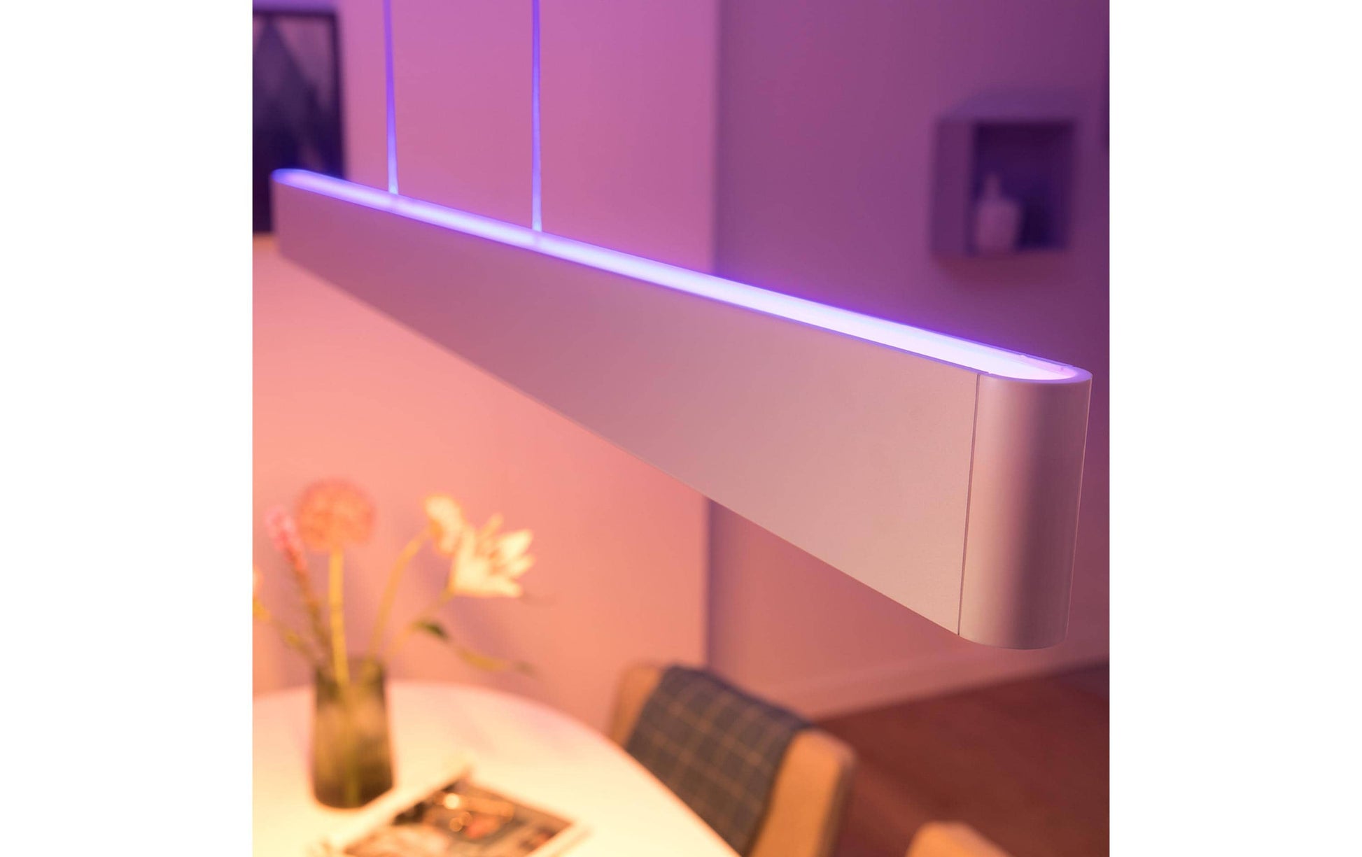 Philips Hue Deckenleuchte Ensis – 129,8 cm, 4750 lm, 79 W, 2000–6500 K, dimmbar, BT/ZigBee, weiss