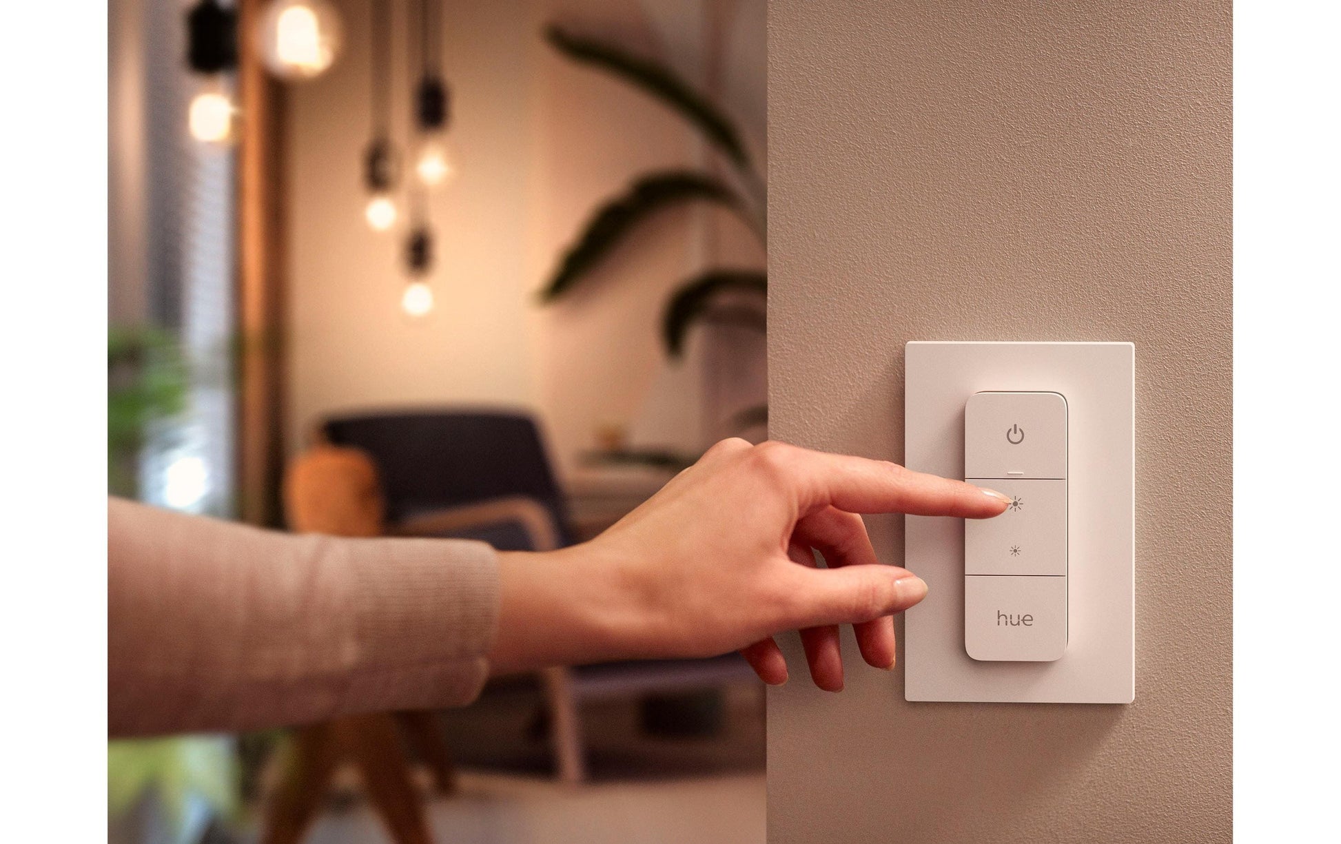 Philips Hue Deckenleuchte Ensis – 129,8 cm, 4750 lm, 79 W, 2000–6500 K, dimmbar, BT/ZigBee, weiss