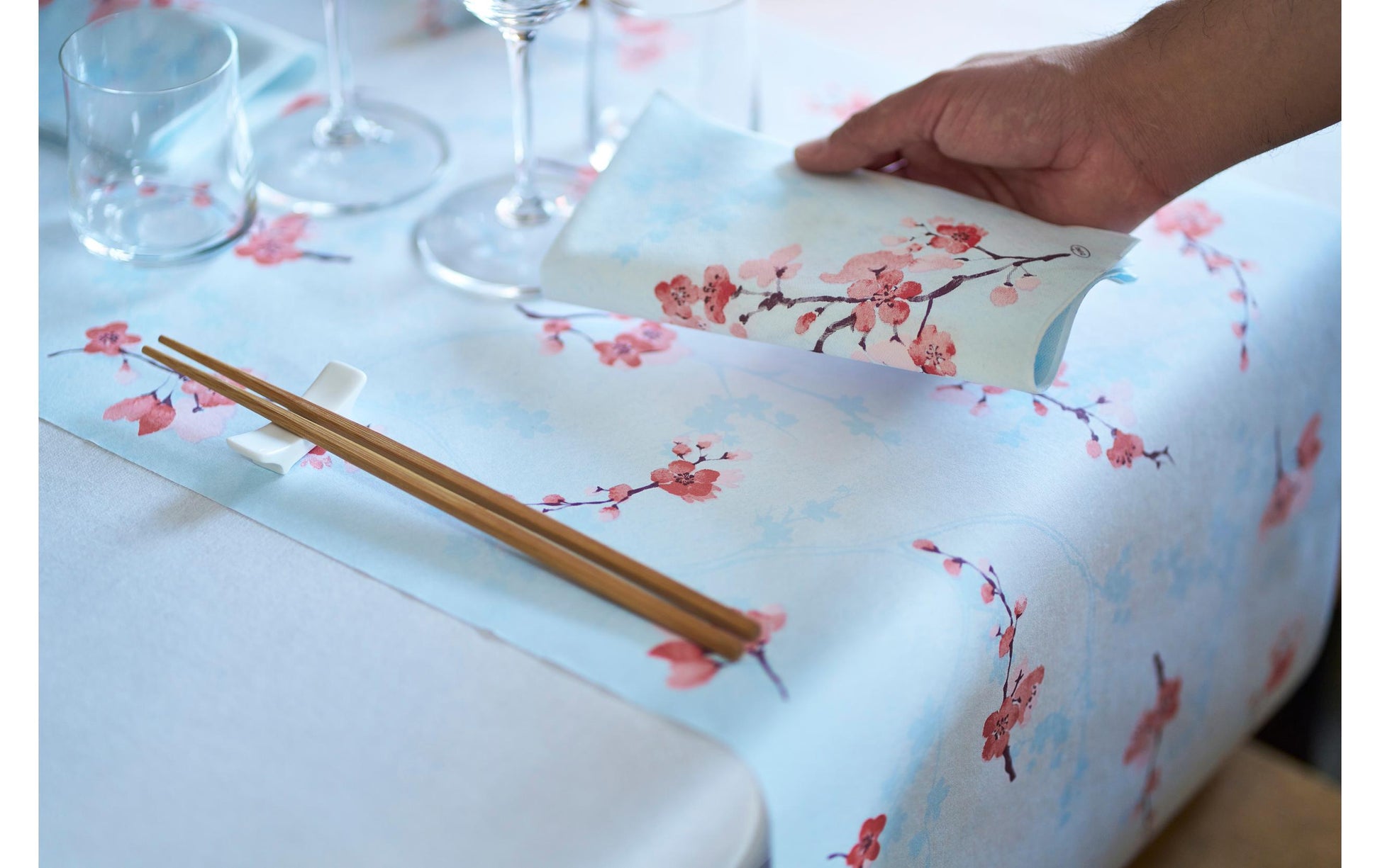 Duni Servietten Cherry Breeze, mehrfarbig – 40 × 40 cm, 3-lagig – 360 Stück