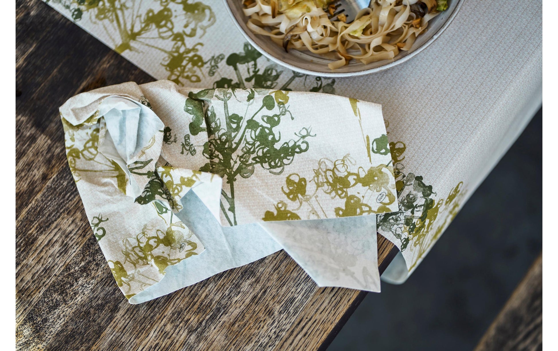 Duni Servietten Blüten – mehrfarbig – 40 × 40 cm, 1-lagig – 60 Stück