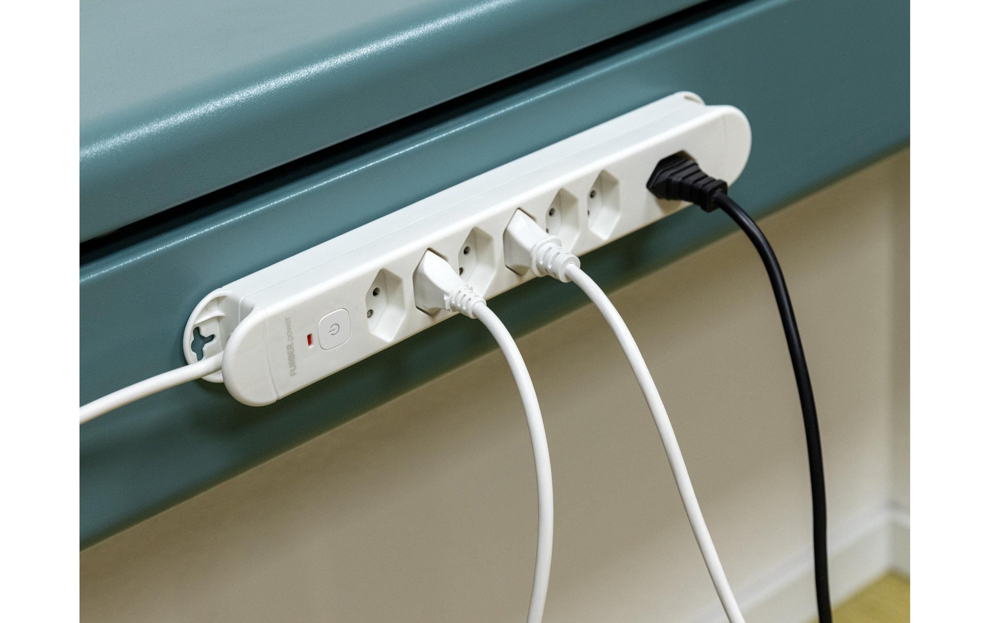FURBER.power Steckdosenleiste, 7×T13, mit beleuchtetem Schalter, 3 m, Eingang T12 – Weiss