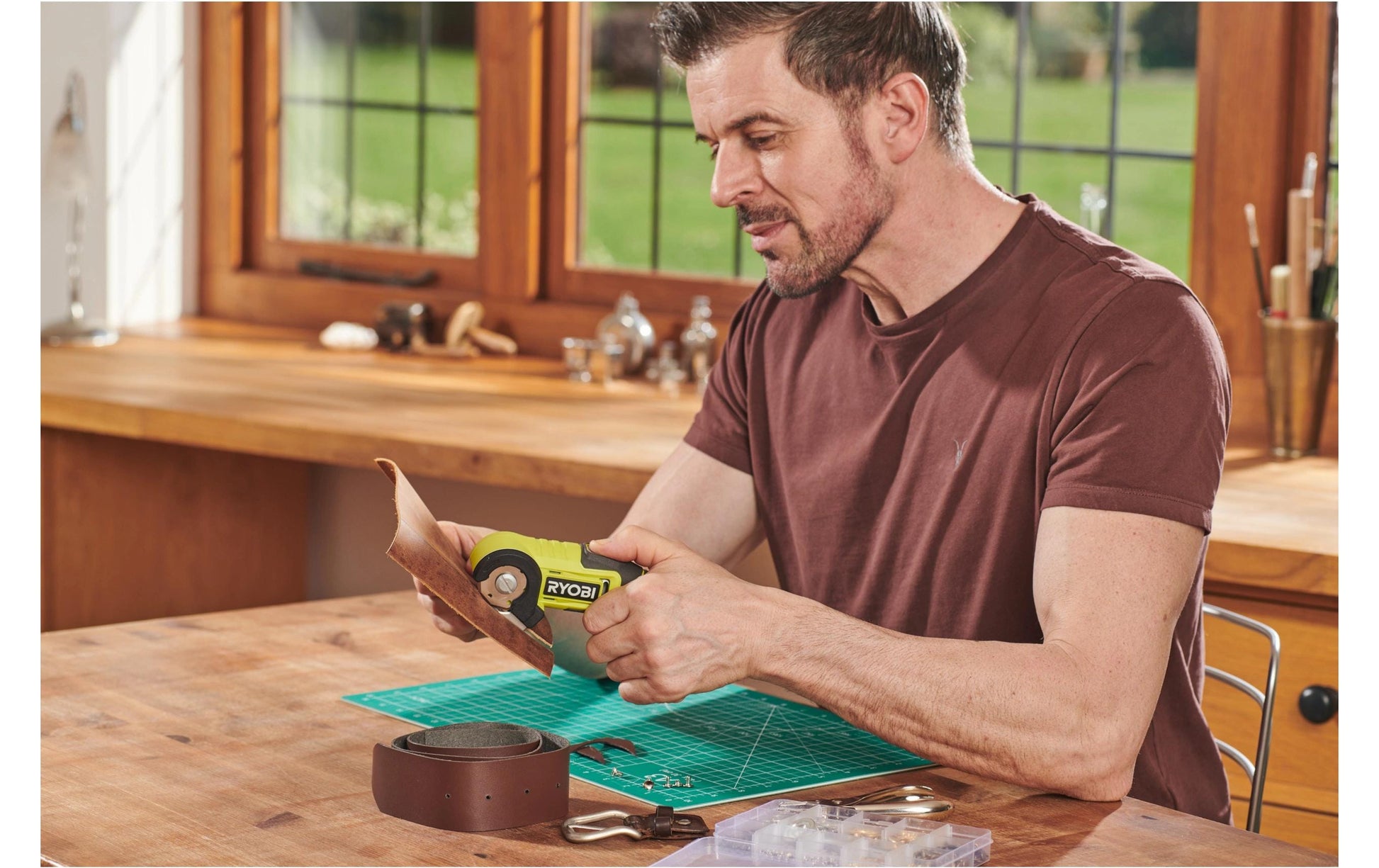 Ryobi RCT4-120G – Abbrechmesser, 4 V USB Akku, inkl. 1 x 2,0 Ah Akku und Ladekabel
