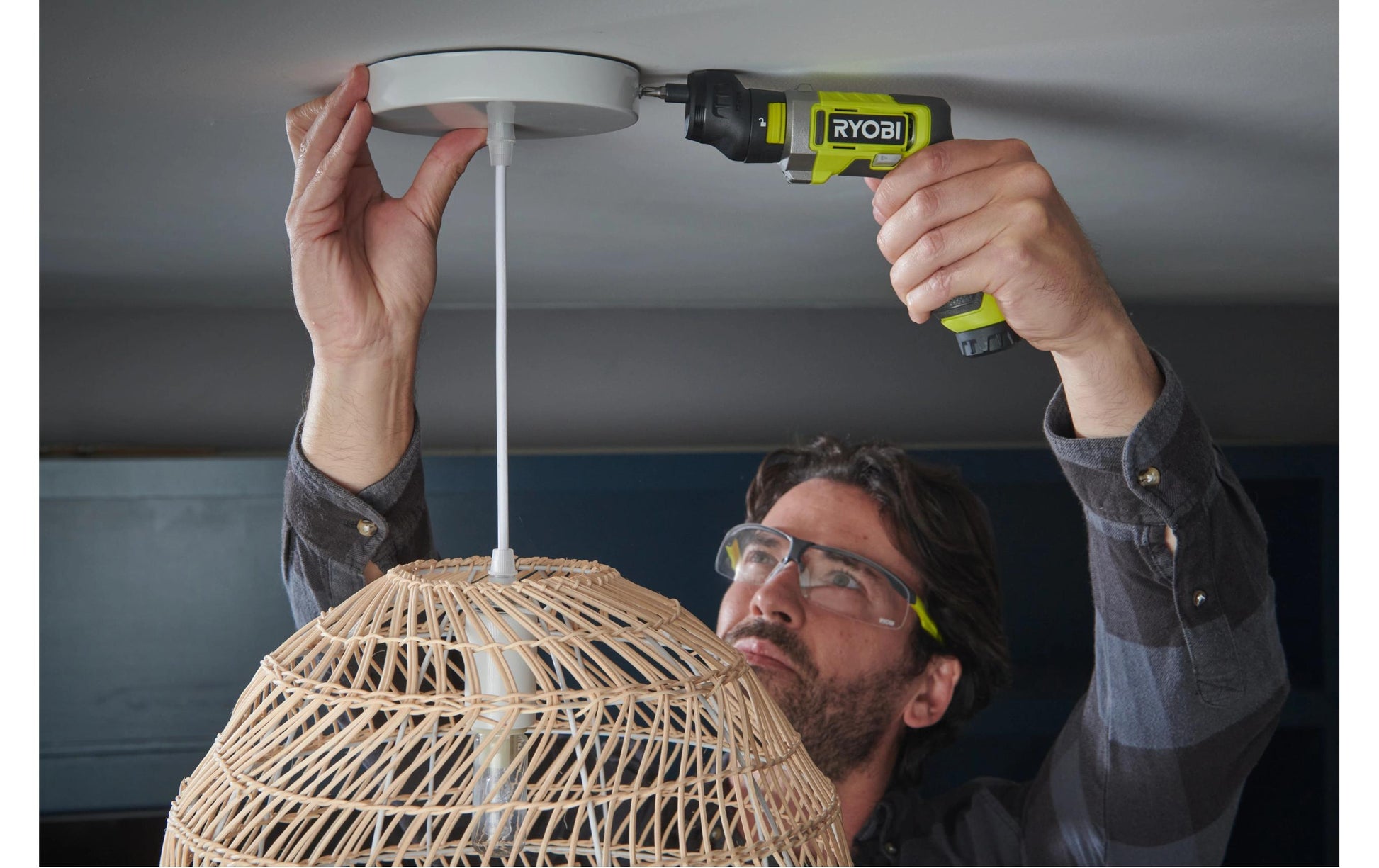 Ryobi RSD4-120TA2 Präzisionsschrauber – 4 V – 1/4" Bithalter – 5 Nm – 1×2,0 Ah & Ladegerät – Ryobi 4 V USB