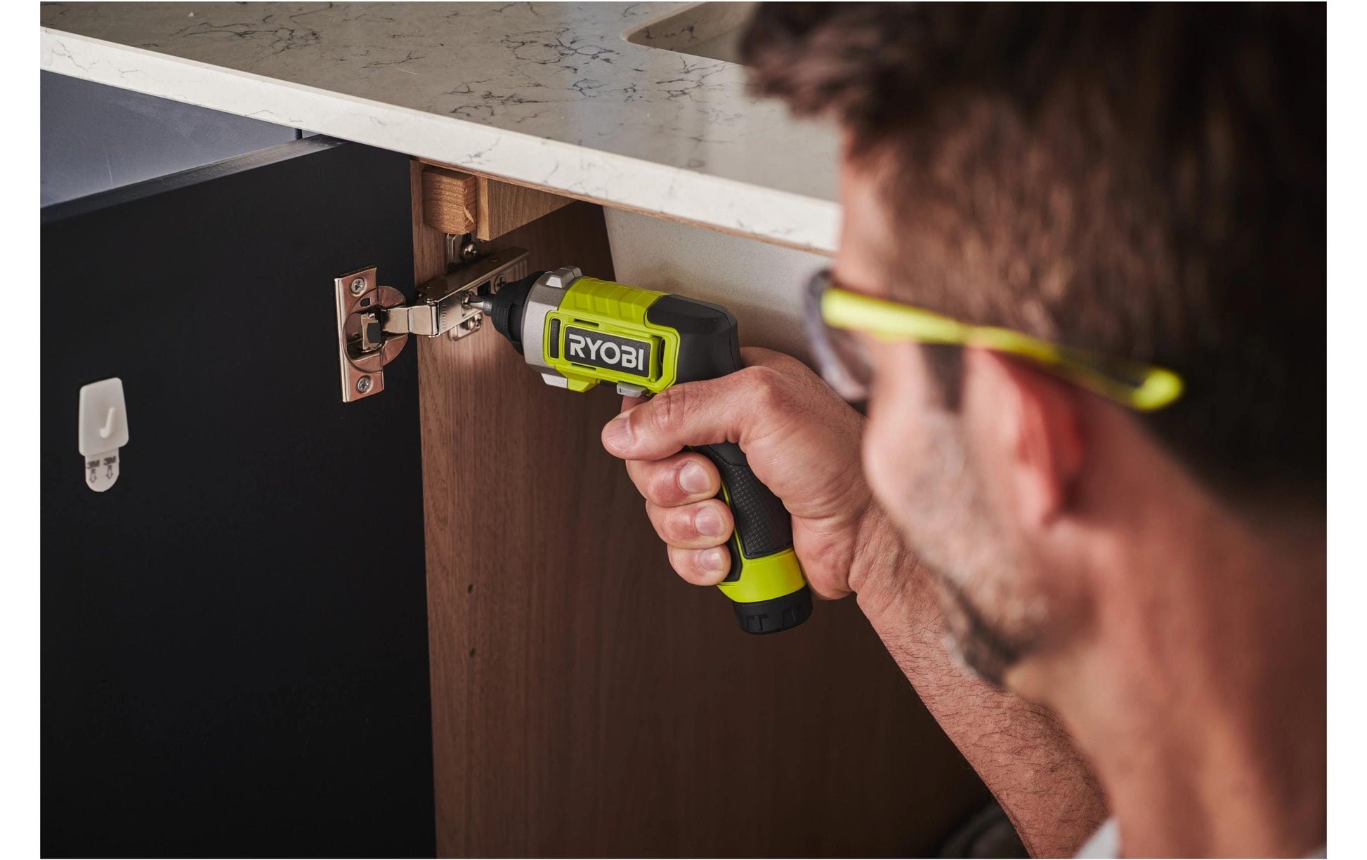 Ryobi RSD4-120TA2 Präzisionsschrauber – 4 V – 1/4" Bithalter – 5 Nm – 1×2,0 Ah & Ladegerät – Ryobi 4 V USB