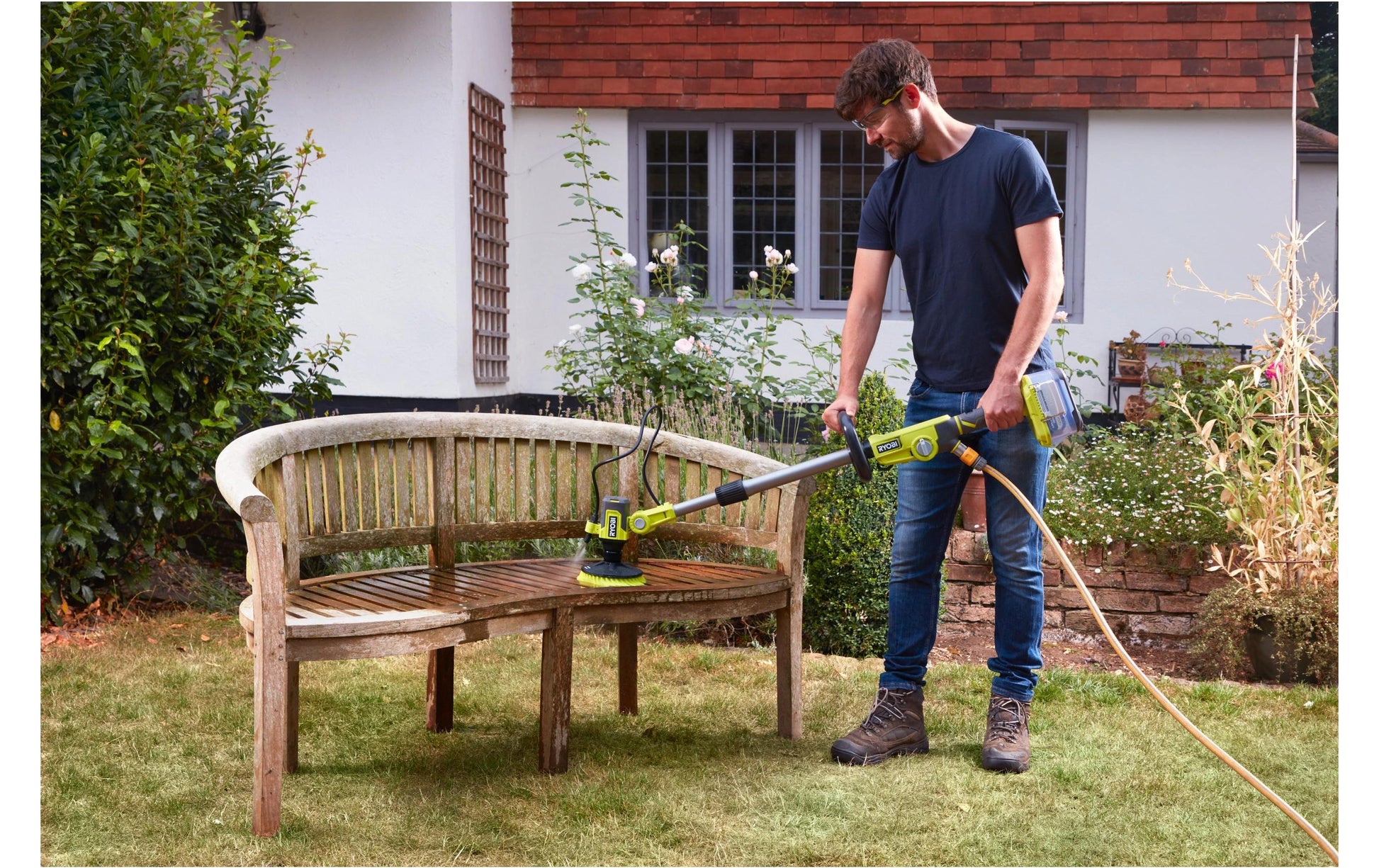 Ryobi Elektrische Reinigungsbürste RWTS18-0 – 18 V, 15 cm, Teleskopstiel, für Ryobi ONE+