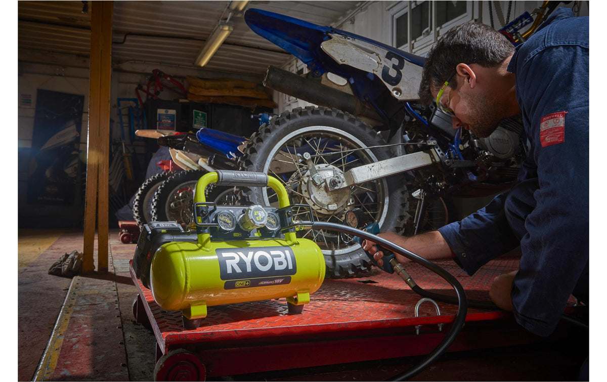 Ryobi werkstatt Ryobi PRO R18AC-0 Akku-Kompressor – 18 V – 8,3 bar, 4 l Kessel – Solo