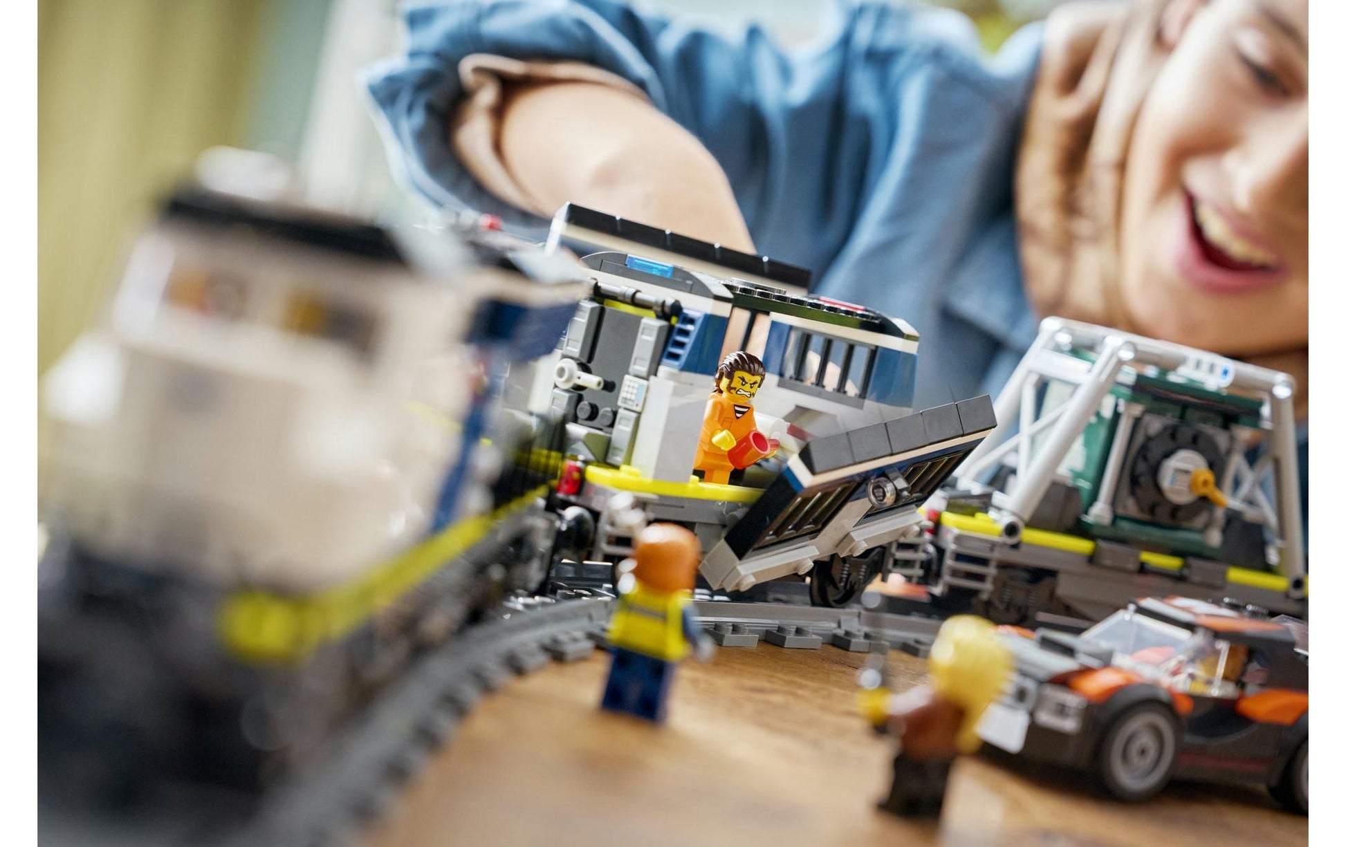 LEGO City Eisenbahn Überfall auf den Polizeizug – 1'313-teilig – 37,8×10,3×55,5 cm – ab 7 Jahren