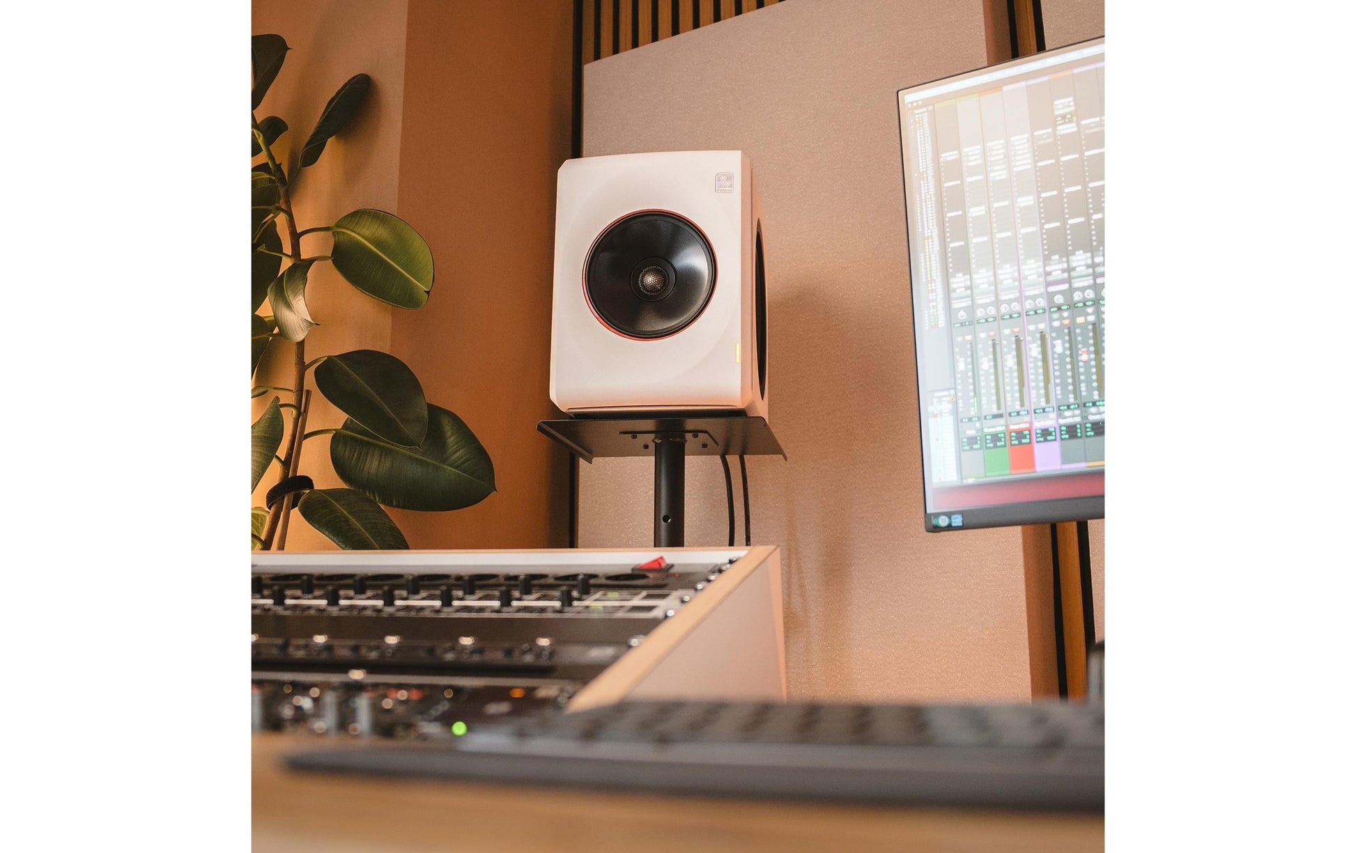 Palmer Orbit 11 – Studio-Monitor – 3-Wege, 1000 W, Weiss