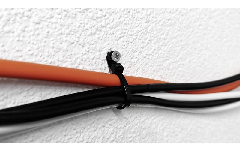 Steffen Kabelbinder, 171,5×3,7 mm, 100er-Pack, mit Befestigungslöchern – schwarz