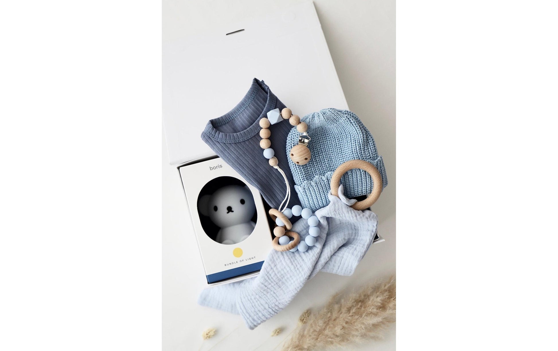 Oykami Ascona Boris Geschenkbox – Baby – Baumwolle & Buche, Blau