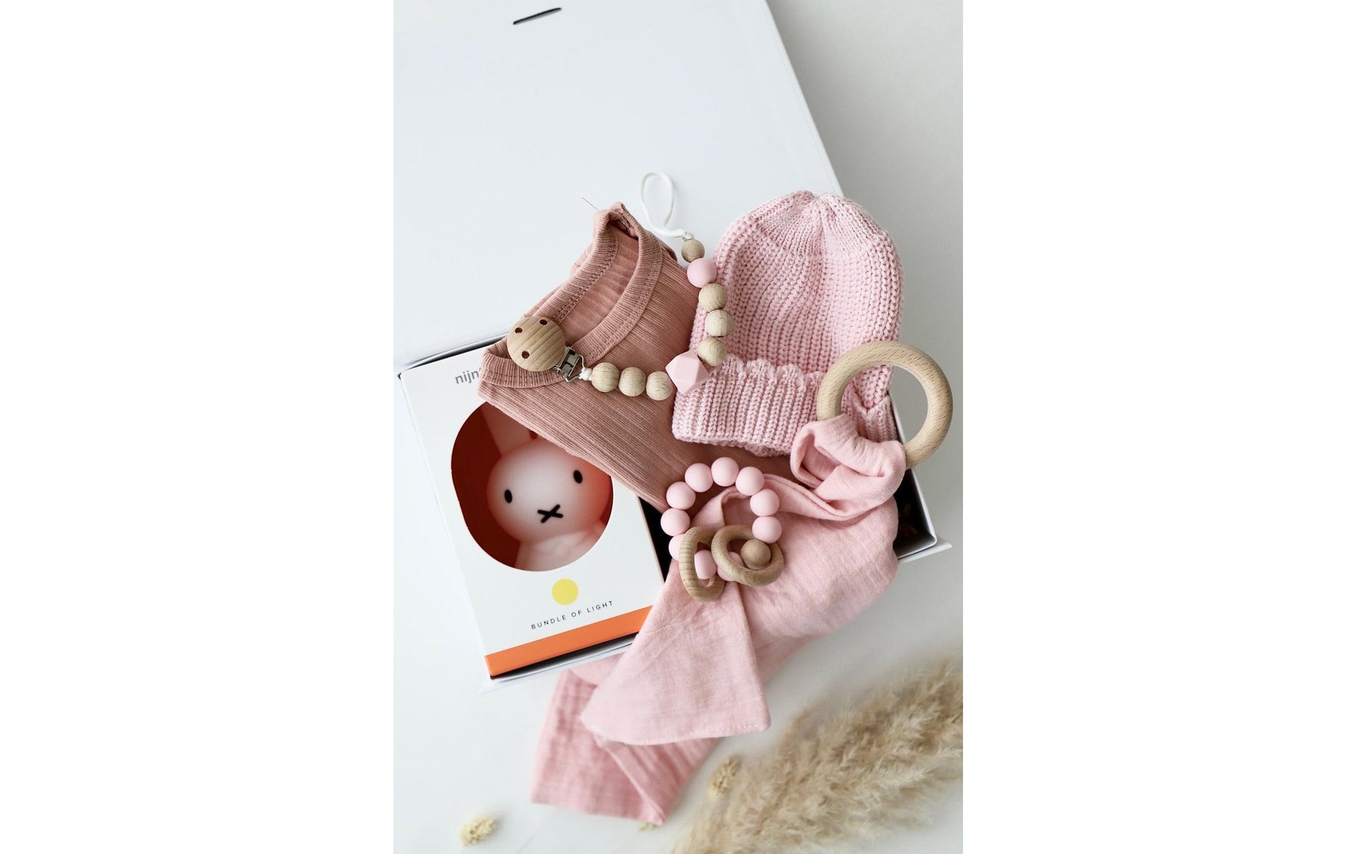 Oykami Geschenkbox Baby Miffy – Baumwolle, Holz – Rosa