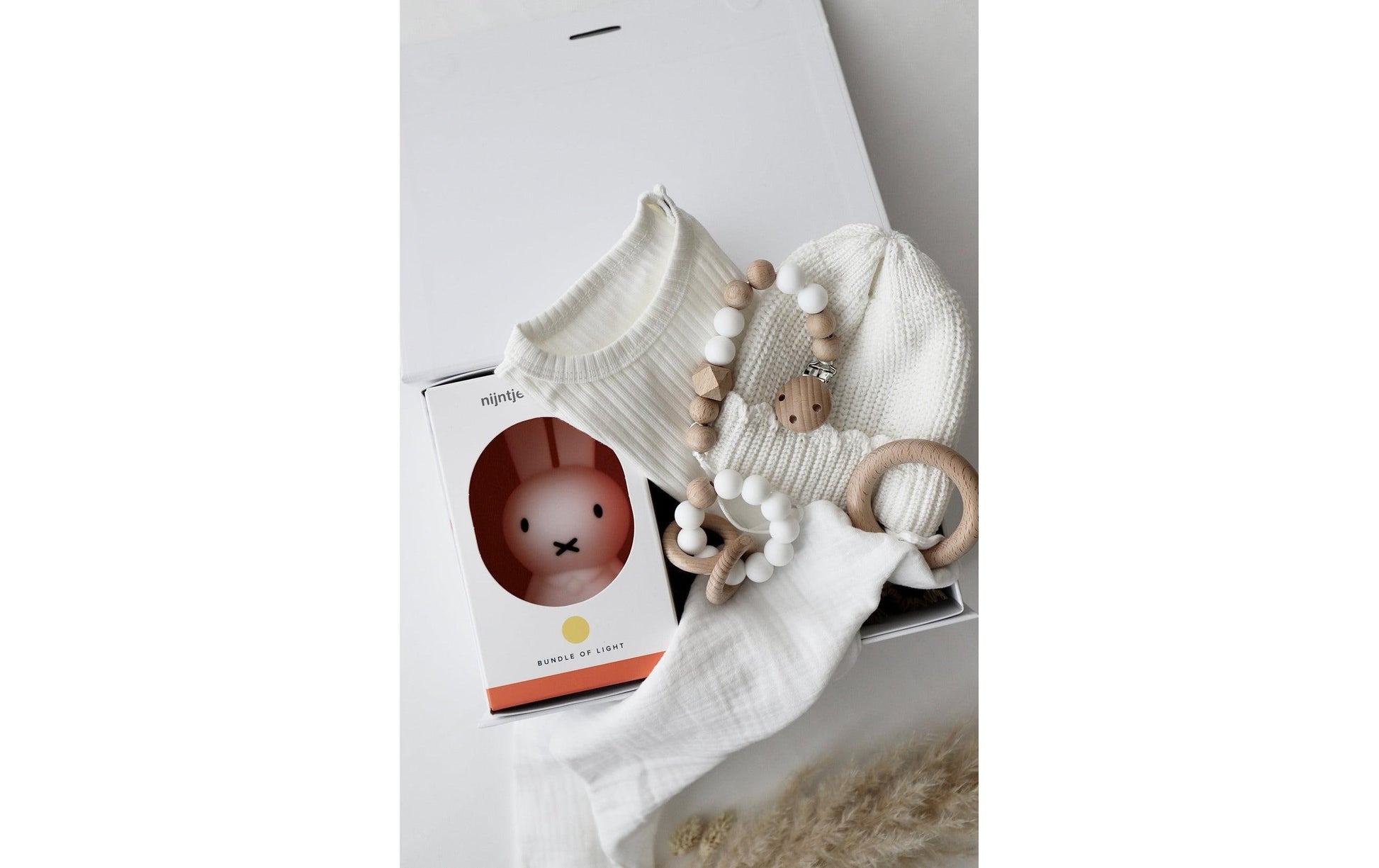 Oykami Geschenkbox Baby – Baumwolle, Buchenholz, mit Magnetverschluss – Weiss