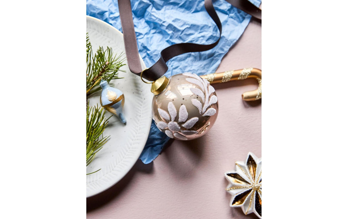 Society of Lifestyle House Doctor Luto Weihnachtskugel – Ø 8 cm – Glas, Sand, 4-teilig